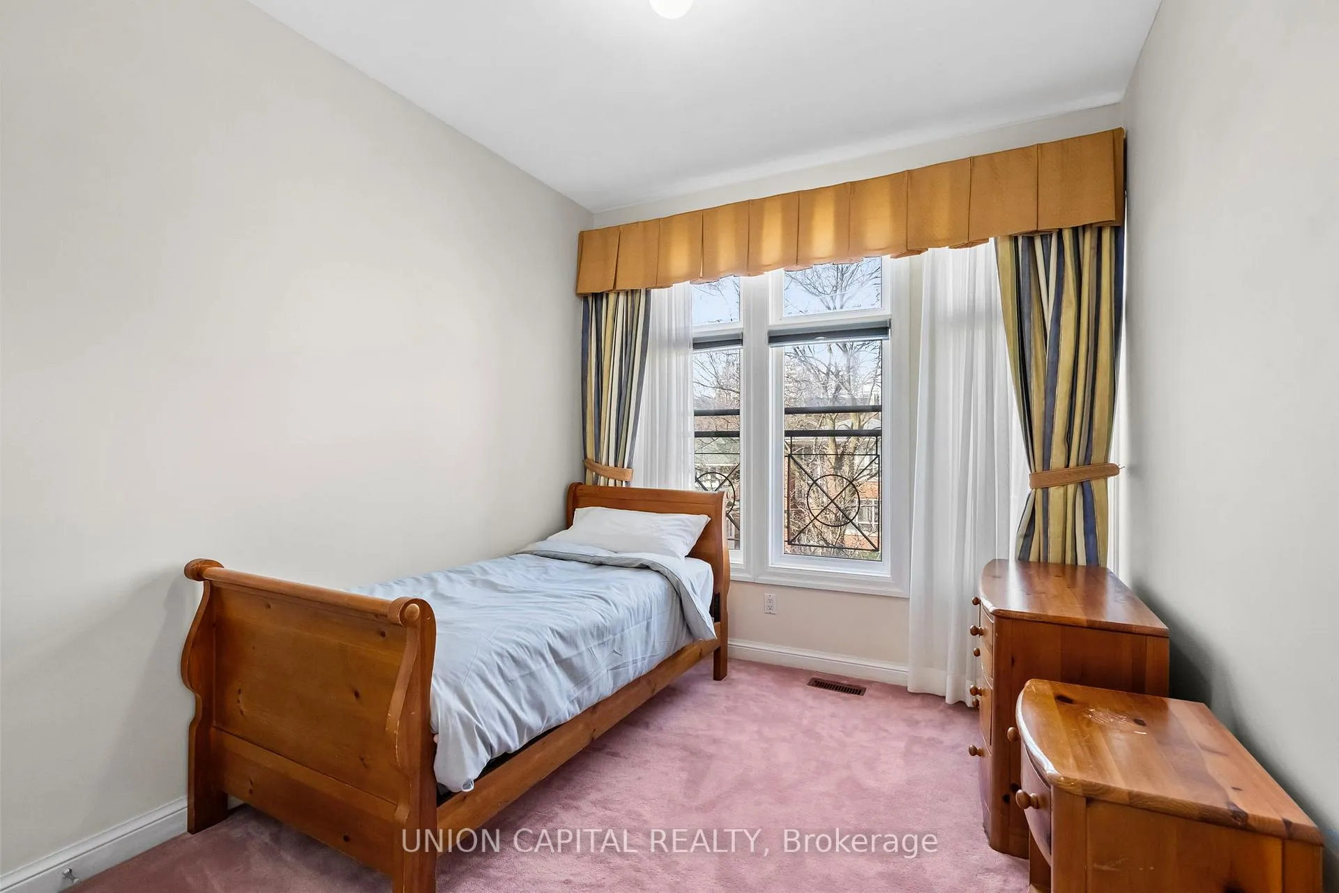 Photo 13 of 75 Falcon Street, Toronto, Mount Pleasant East — HOMEH