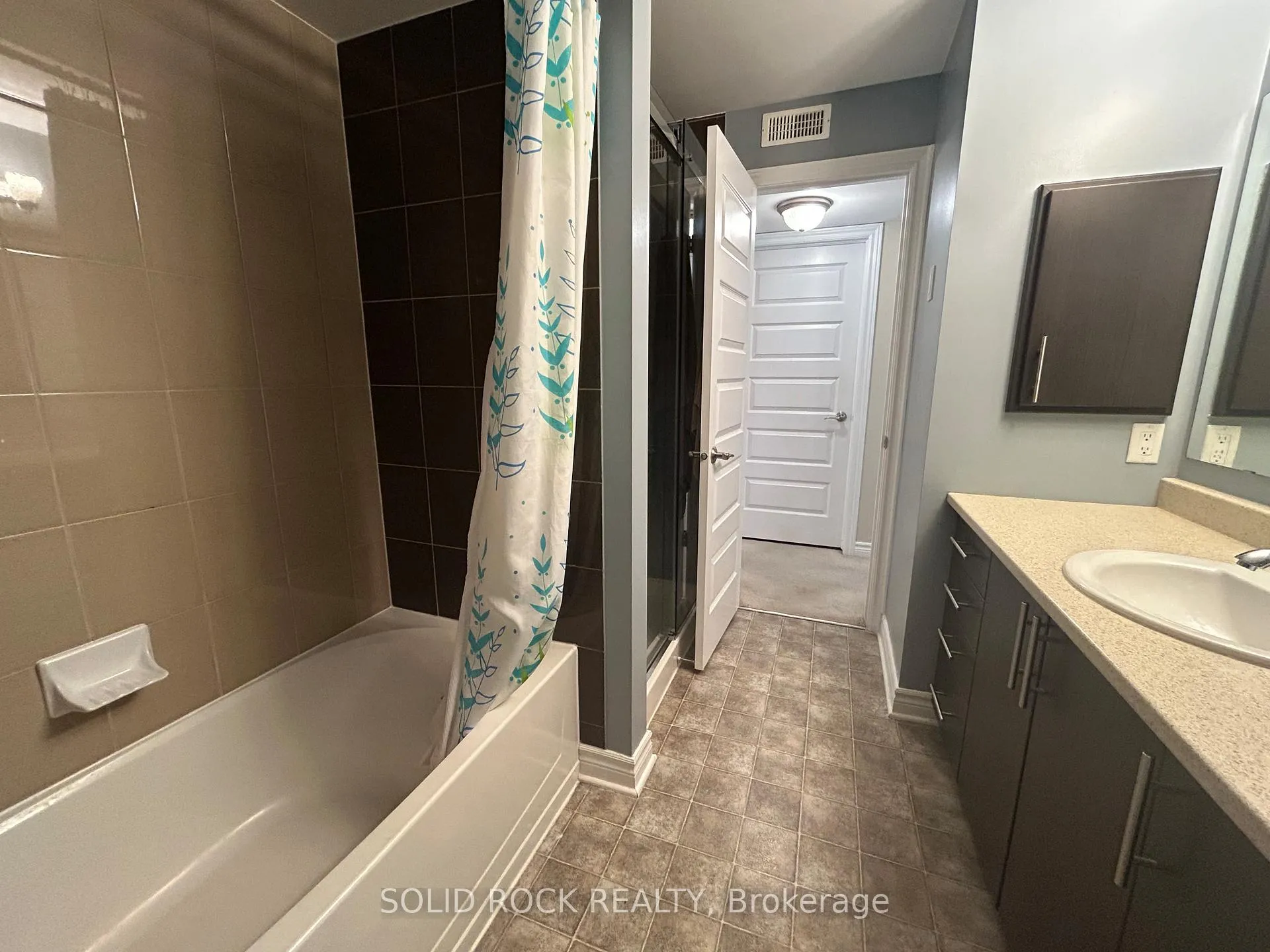 Photo 14 of Unit 1, 305 Cresthaven Drive, Ottawa, Barrhaven East — HOMEH