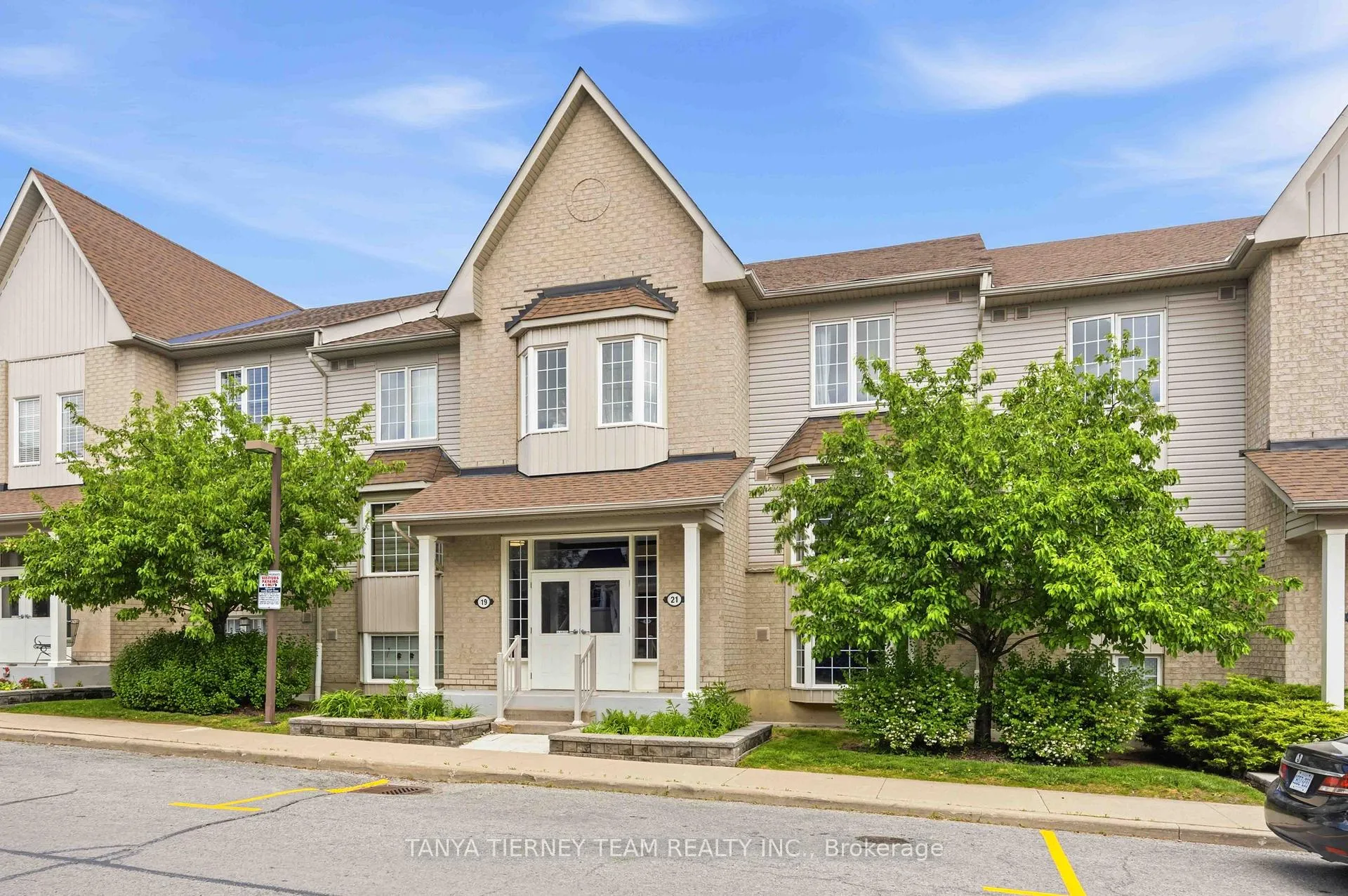 Front of Unit 2, 21 Petra Way
