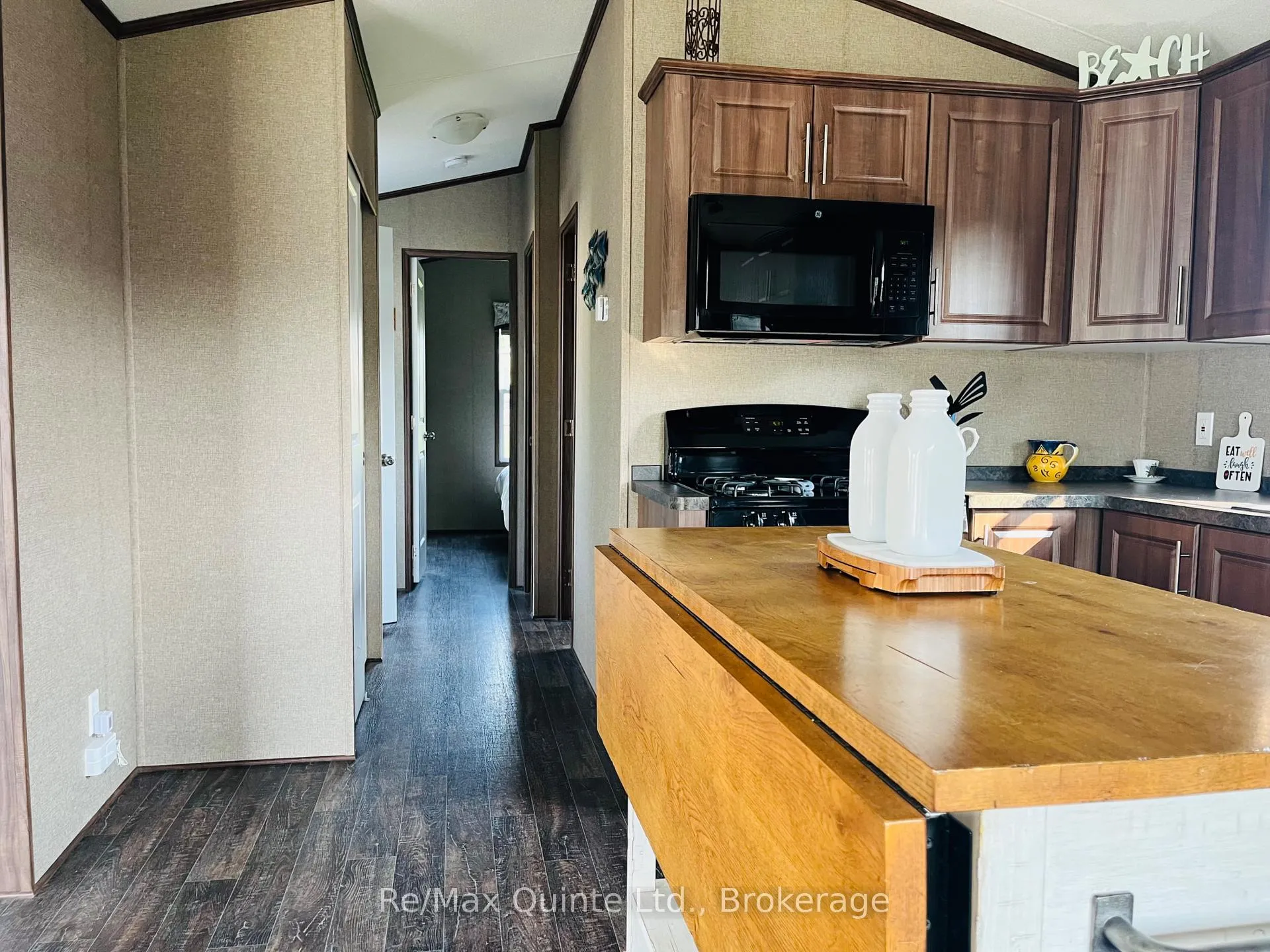 Photo 12 of Unit 8 Cricket Ln, 486 County Road 18, Prince Edward County, Athol Ward — HOMEH