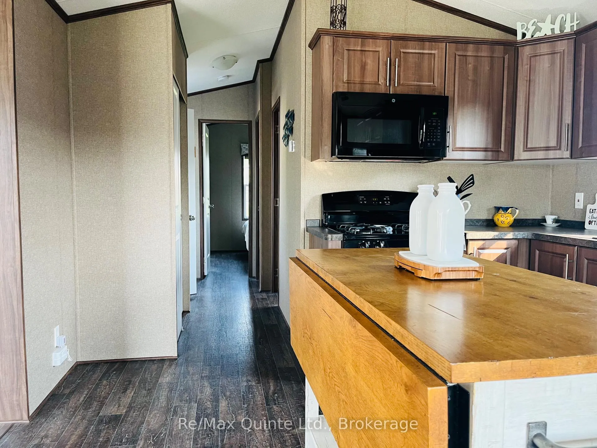 Photo 13 of Unit 8 Cricket Ln, 486 County Road 18, Prince Edward County, Athol Ward — HOMEH