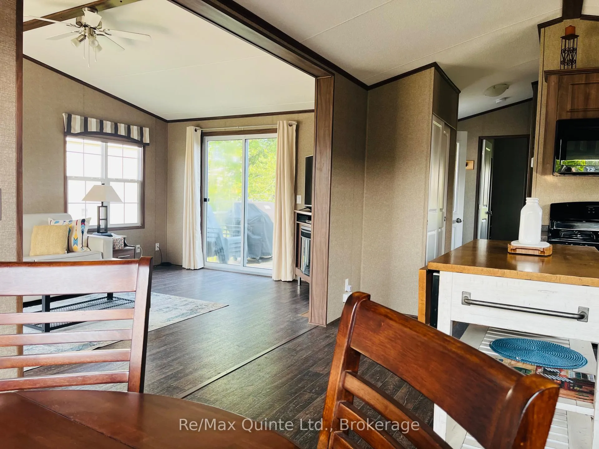Photo 16 of Unit 8 Cricket Ln, 486 County Road 18, Prince Edward County, Athol Ward — HOMEH