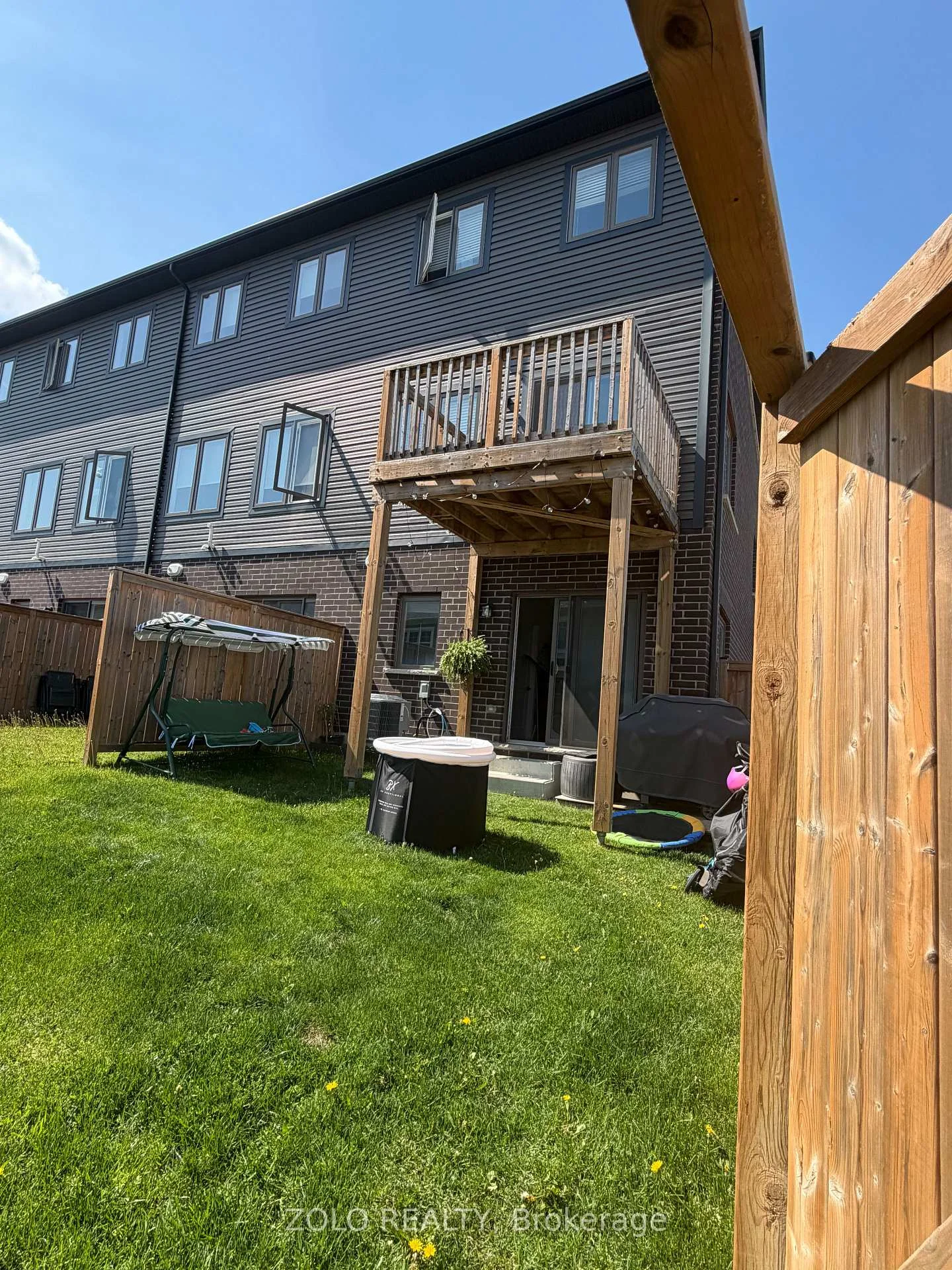 Photo 18 of Unit 1, 124 Compass Trail, Cambridge, Preston Heights — HOMEH