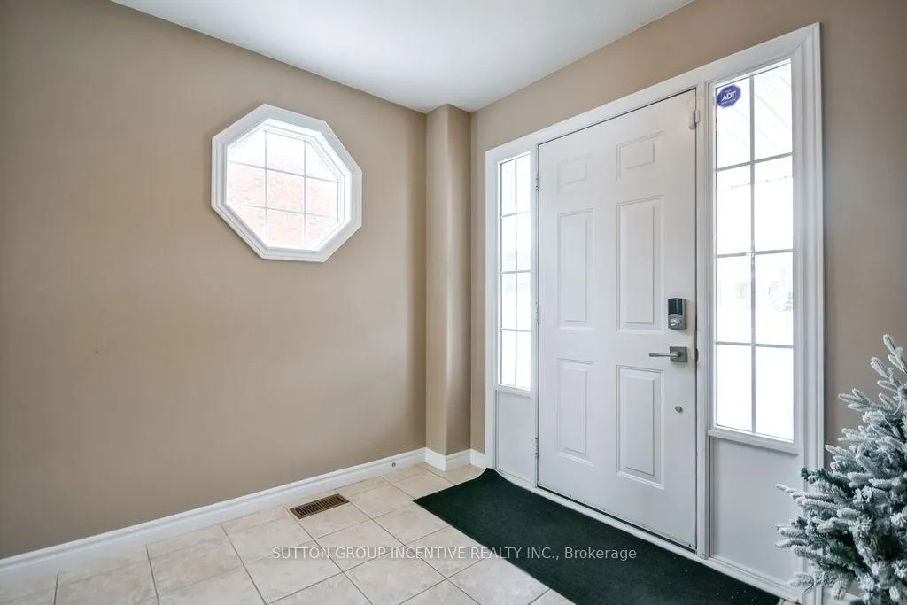 Photo 3 of 36 Nicklaus Drive, Barrie, East Bayfield — HOMEH