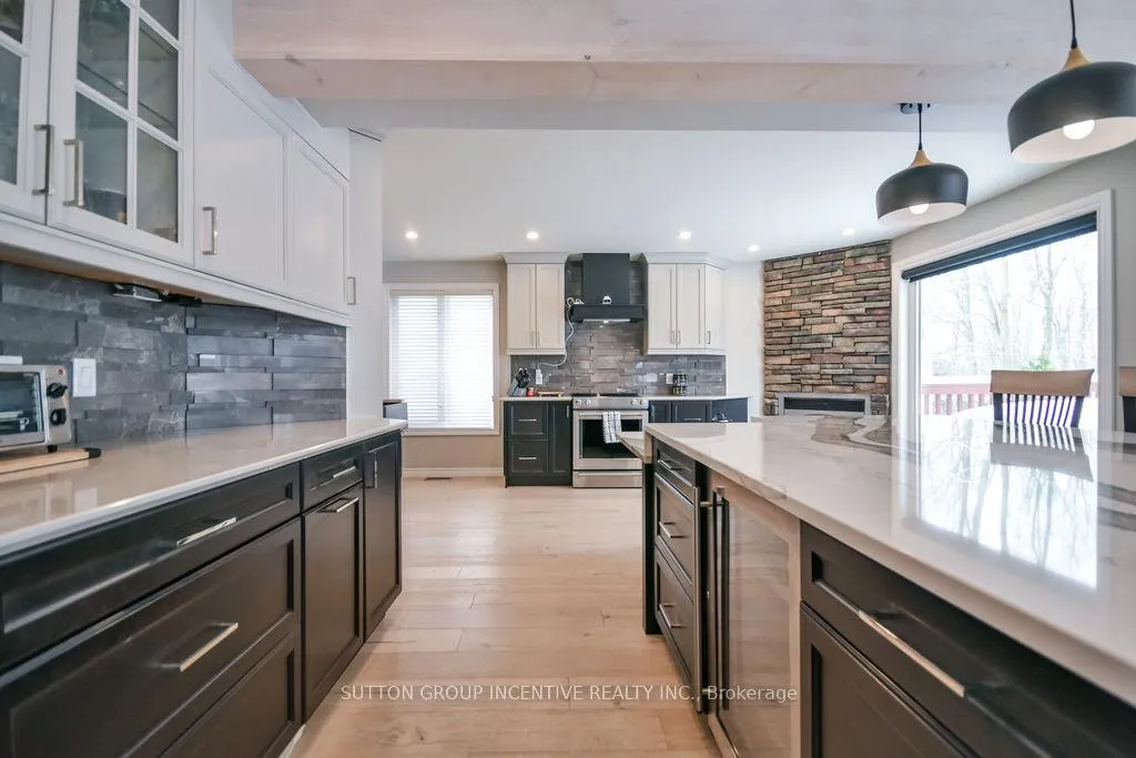 Photo 11 of 36 Nicklaus Drive, Barrie, East Bayfield — HOMEH