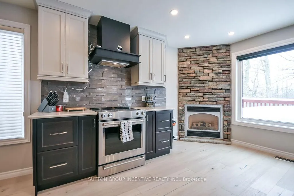 Photo 13 of 36 Nicklaus Drive, Barrie, East Bayfield — HOMEH