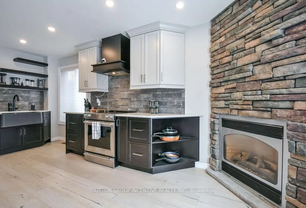 Photo 18 of 36 Nicklaus Drive, Barrie, East Bayfield — HOMEH