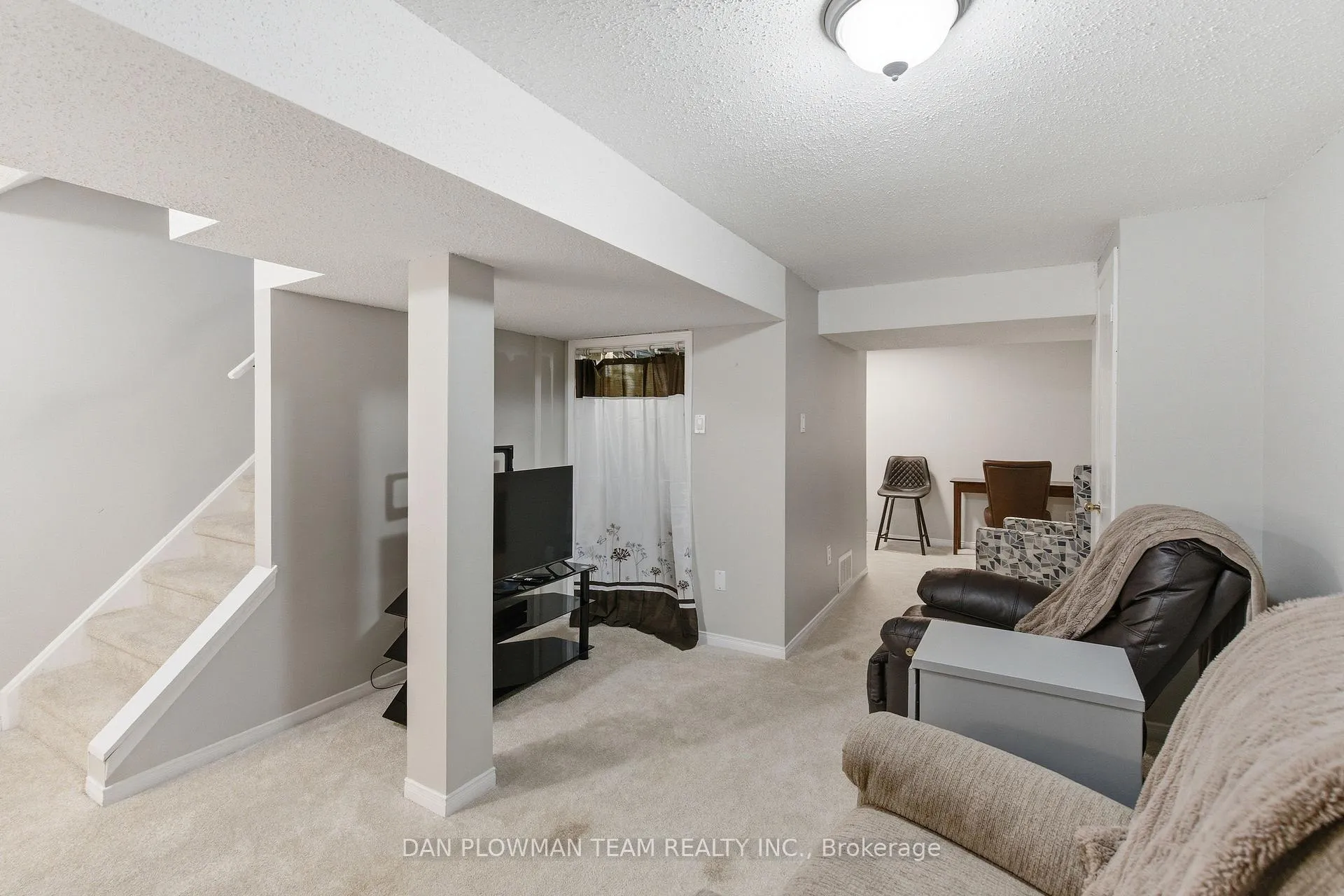 Photo 26 of 69 John Walter Crescent, Clarington, Courtice — HOMEH