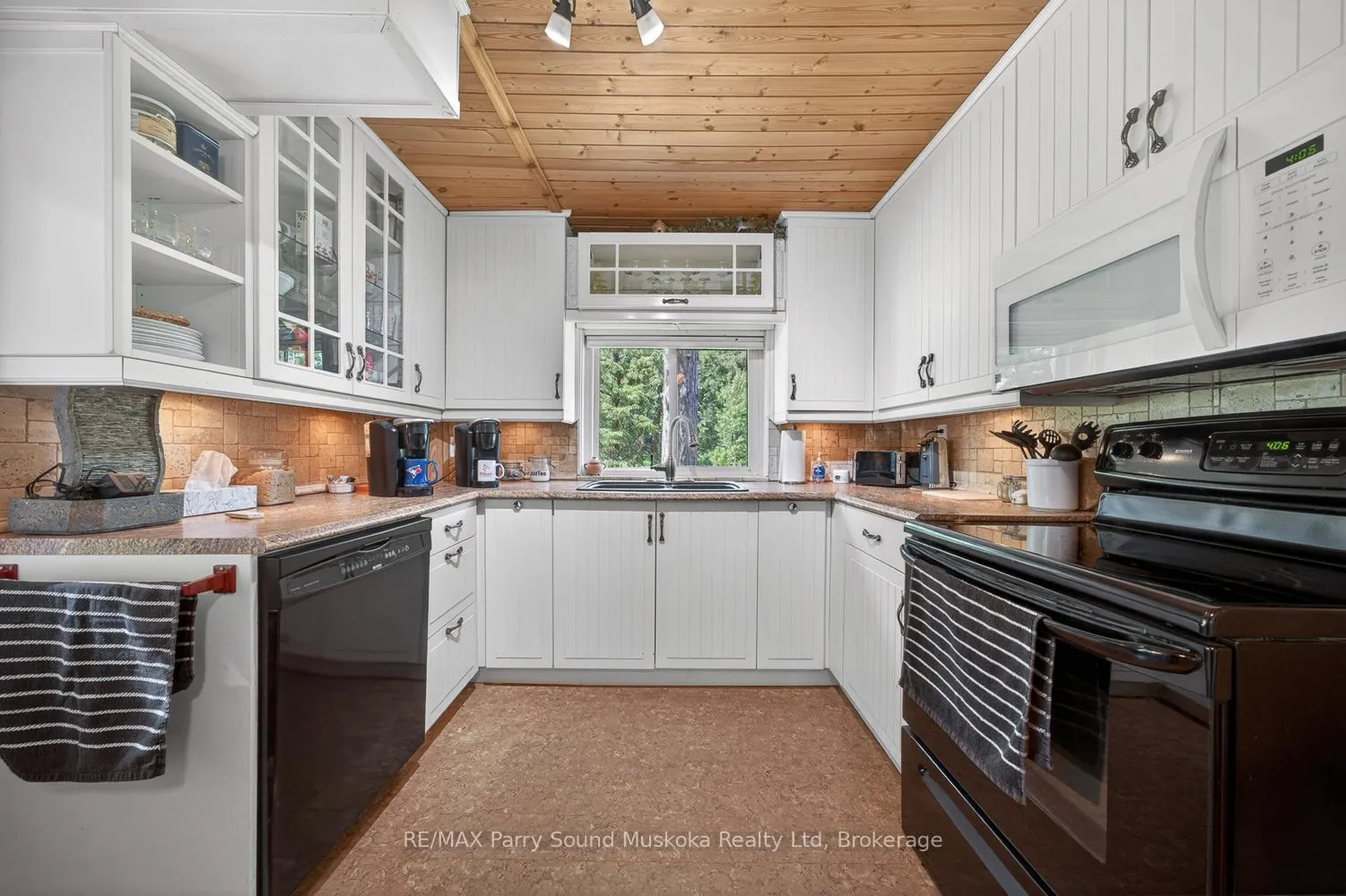 Photo 32 of 203 Horseshoe Lake Road, Seguin — HOMEH