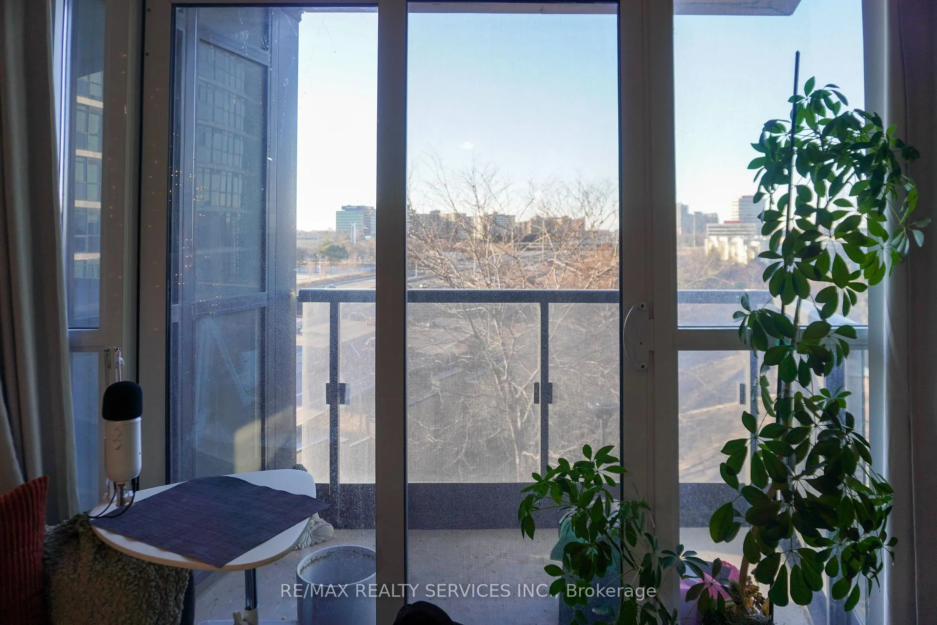 Photo 10 of Unit 611, 5 Valhalla Inn Road, Etobicoke, Islington-City Centre West — HOMEH