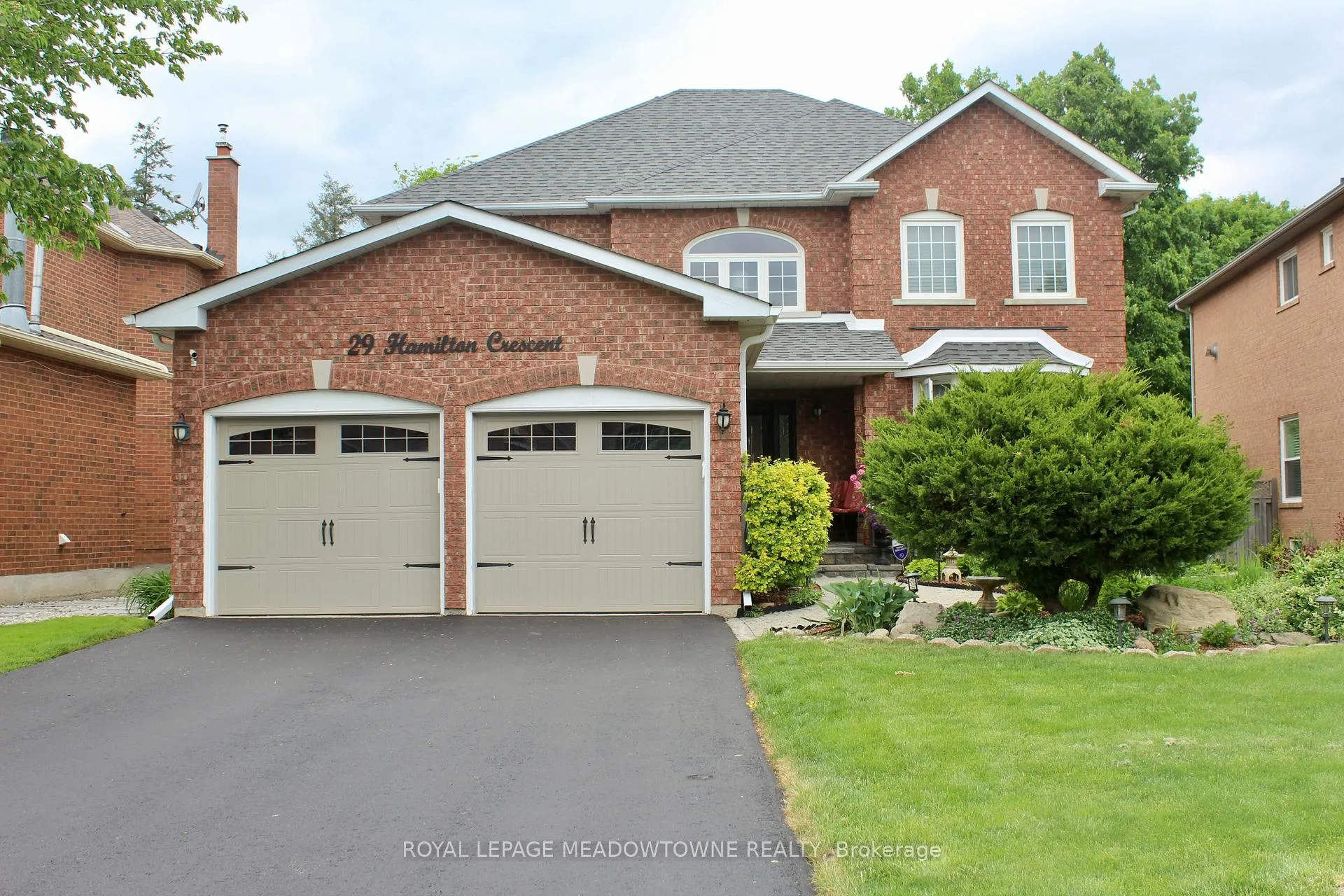 Photo 1 of 29 Hamilton Crescent, Halton Hills, Georgetown — HOMEH