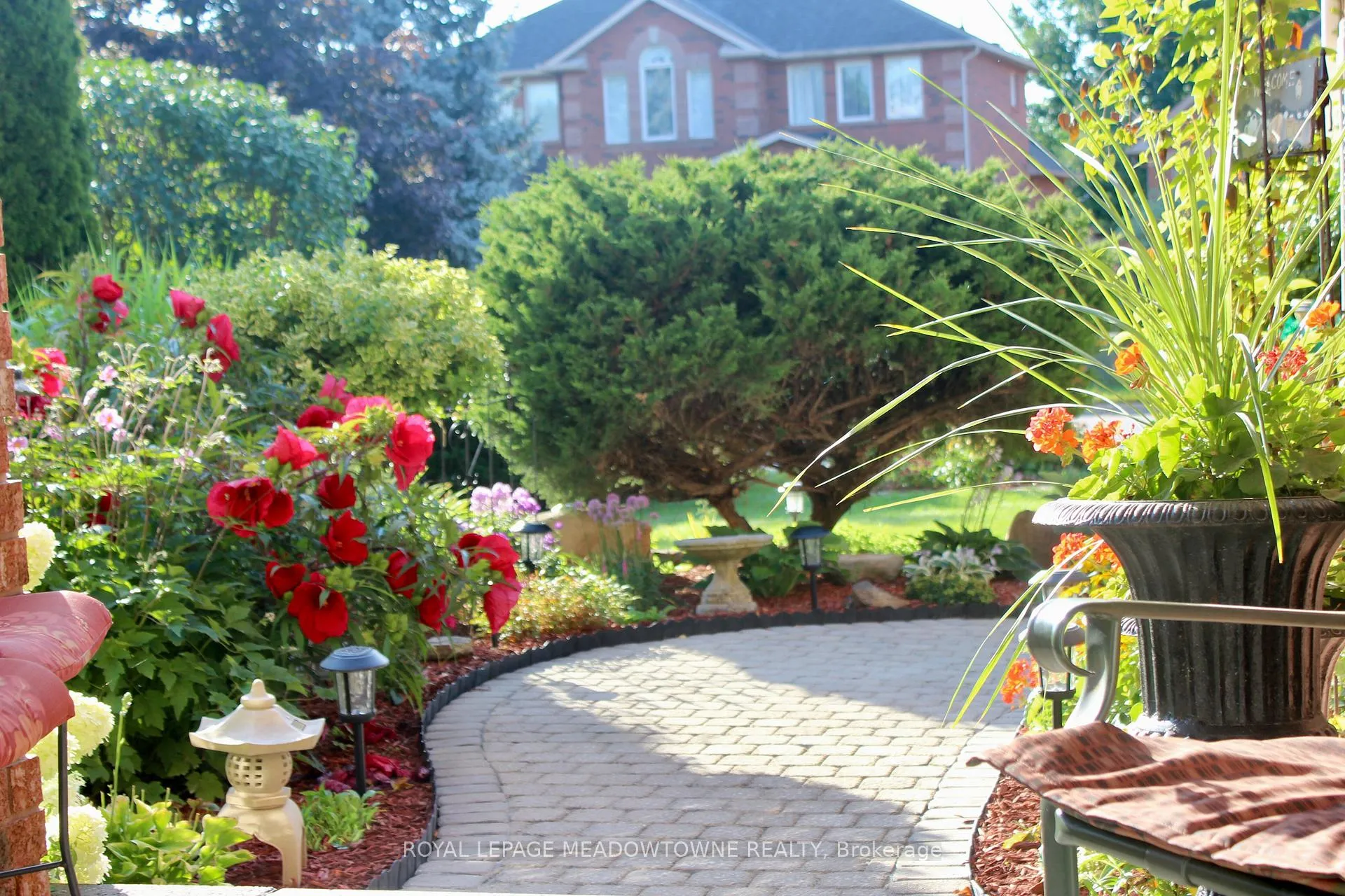 Photo 5 of 29 Hamilton Crescent, Halton Hills, Georgetown — HOMEH