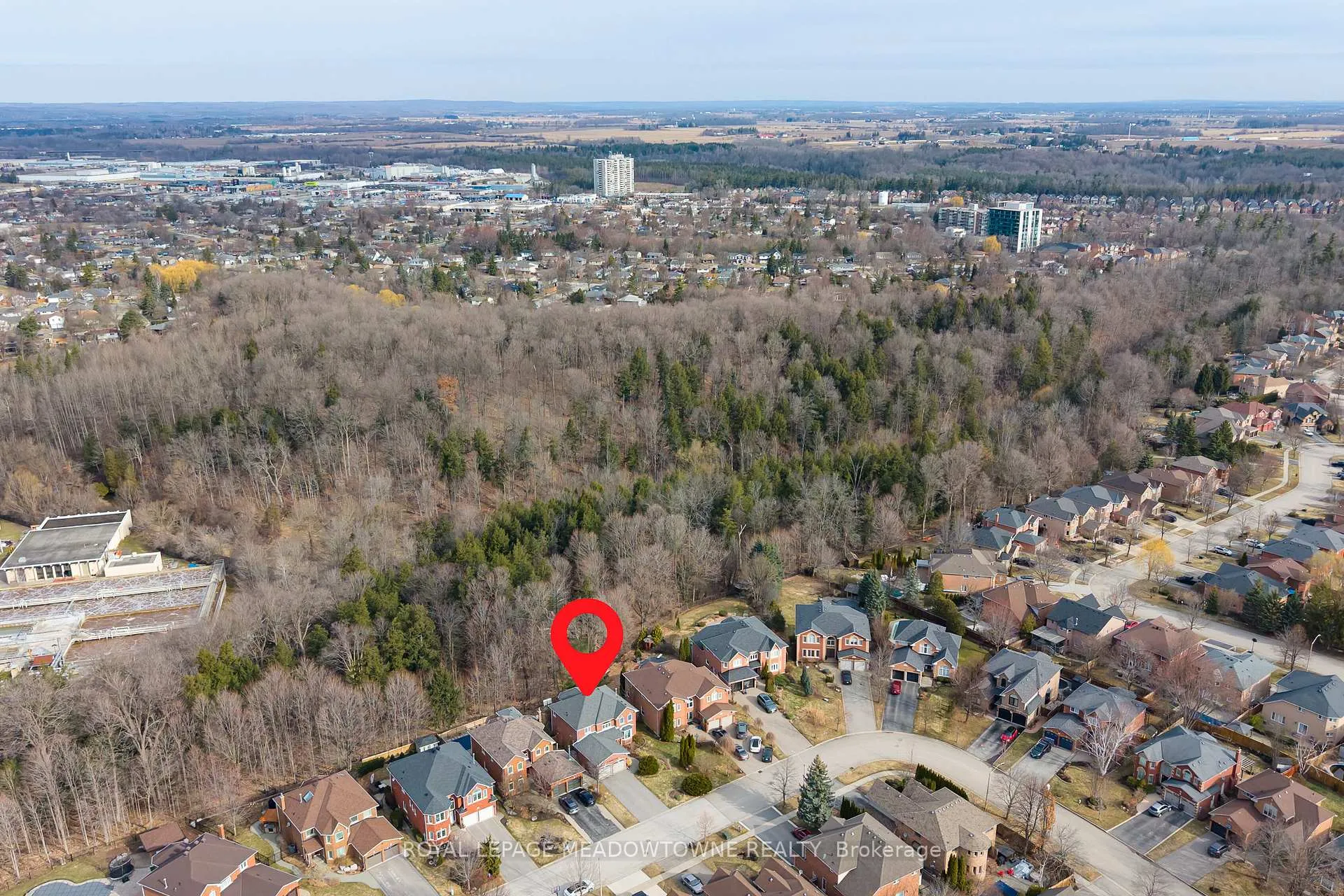 Photo 6 of 29 Hamilton Crescent, Halton Hills, Georgetown — HOMEH