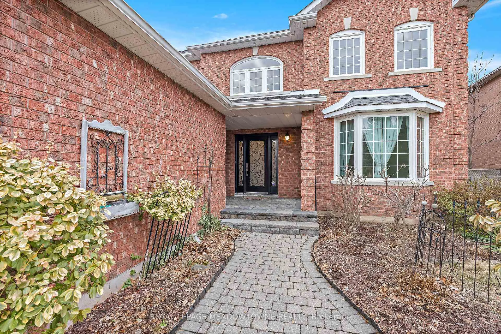 Photo 8 of 29 Hamilton Crescent, Halton Hills, Georgetown — HOMEH