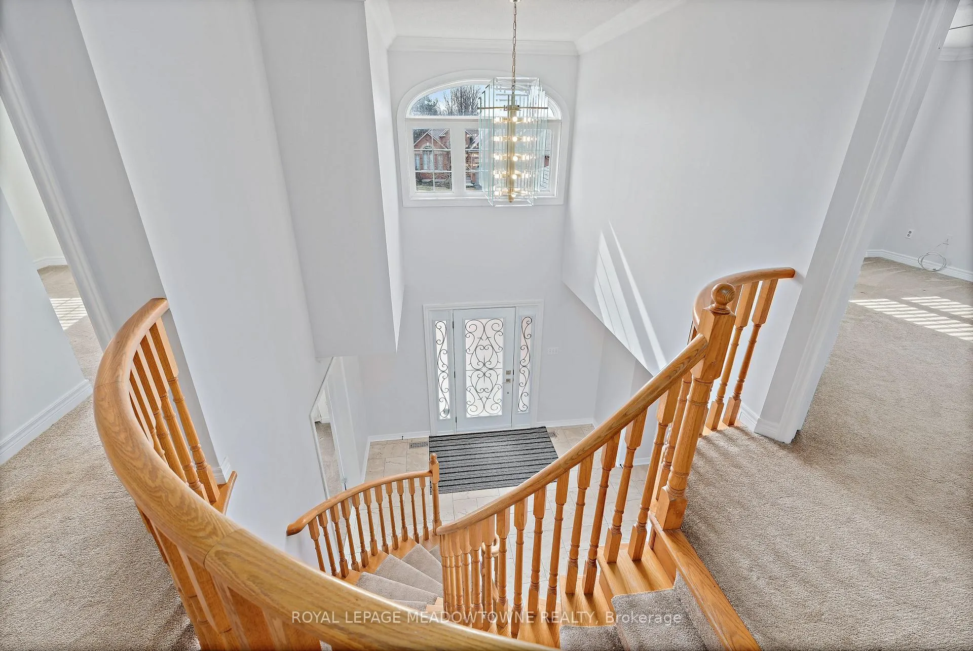 Photo 10 of 29 Hamilton Crescent, Halton Hills, Georgetown — HOMEH