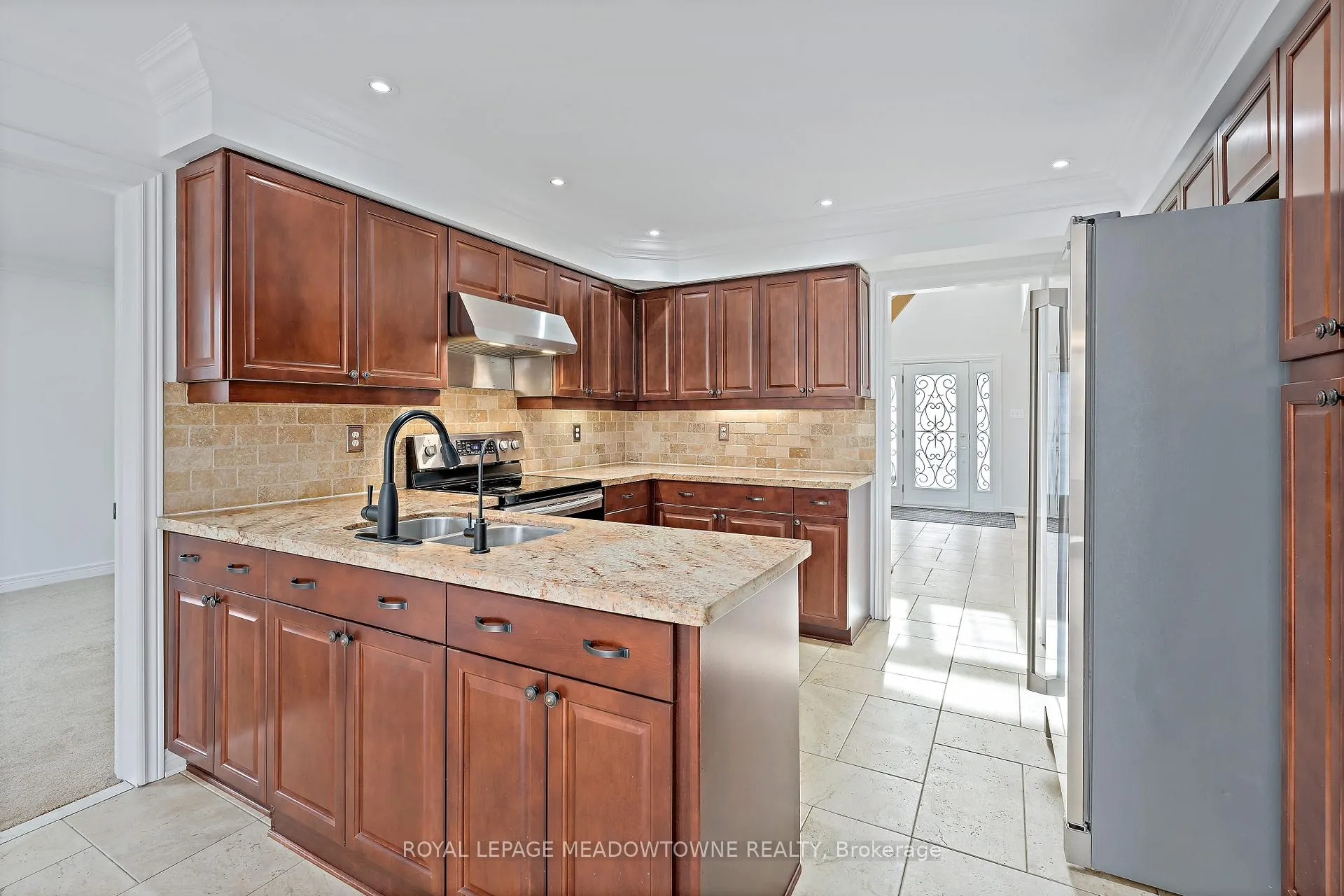Photo 14 of 29 Hamilton Crescent, Halton Hills, Georgetown — HOMEH