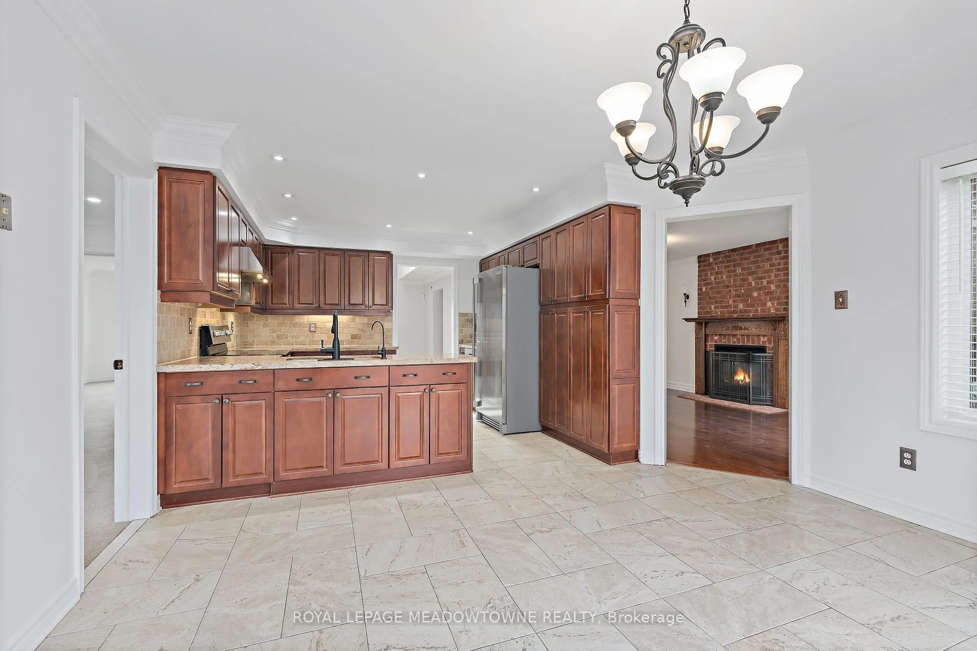 Photo 17 of 29 Hamilton Crescent, Halton Hills, Georgetown — HOMEH