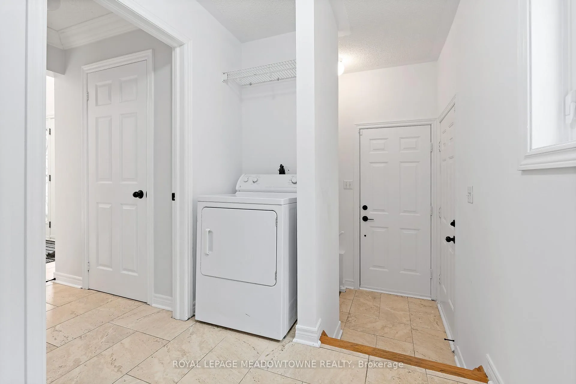 Photo 24 of 29 Hamilton Crescent, Halton Hills, Georgetown — HOMEH