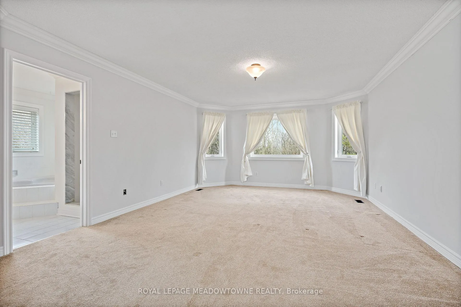 Photo 25 of 29 Hamilton Crescent, Halton Hills, Georgetown — HOMEH