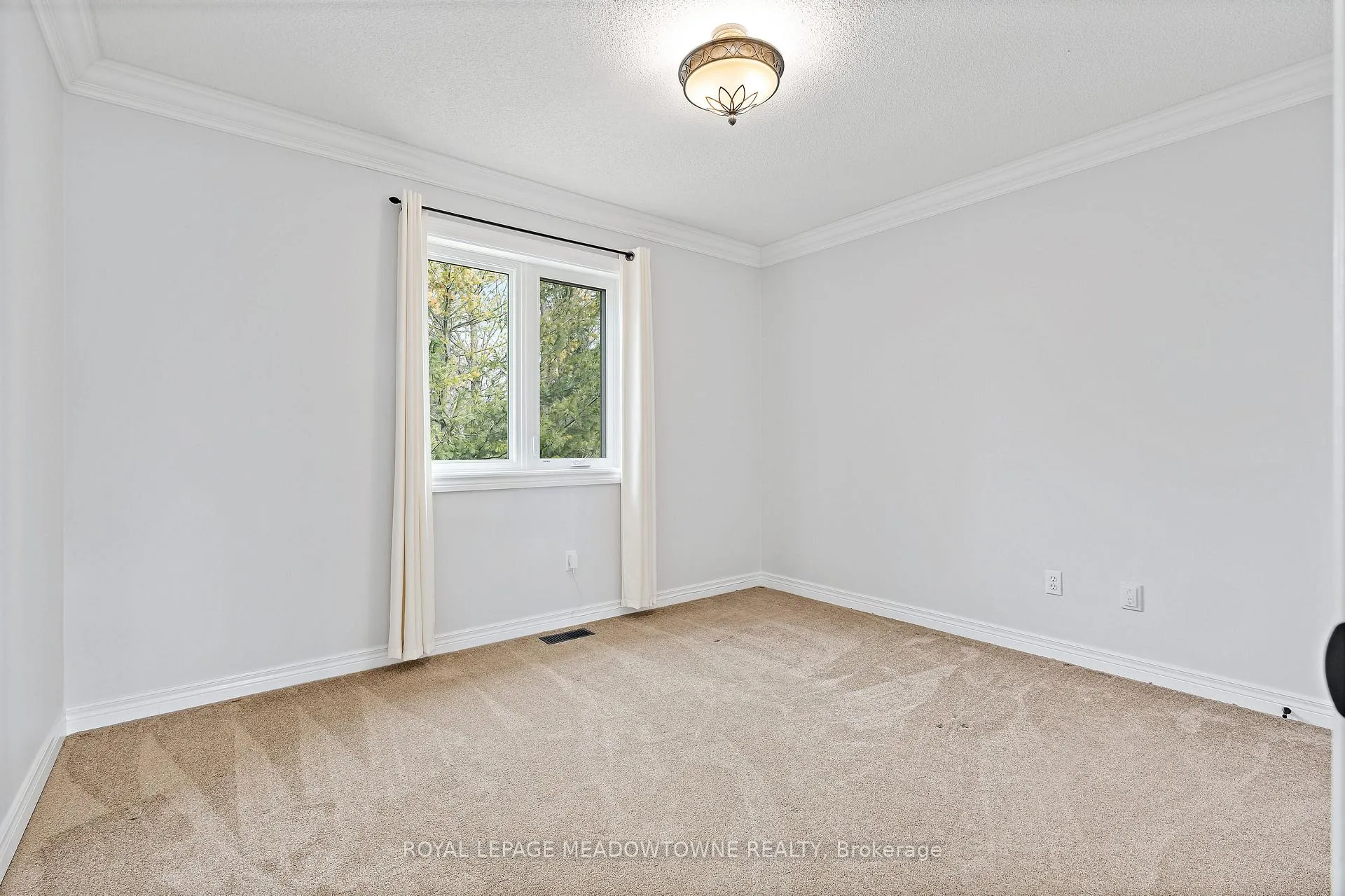 Photo 33 of 29 Hamilton Crescent, Halton Hills, Georgetown — HOMEH