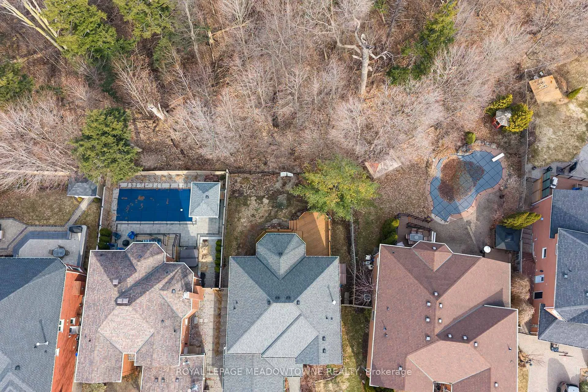 Photo 38 of 29 Hamilton Crescent, Halton Hills, Georgetown — HOMEH