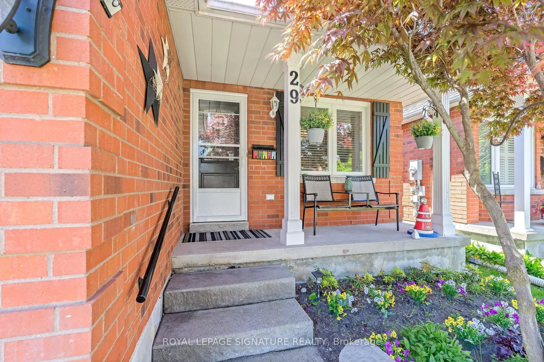 Photo 2 of 29 Newport Avenue, Clarington, Courtice — HOMEH