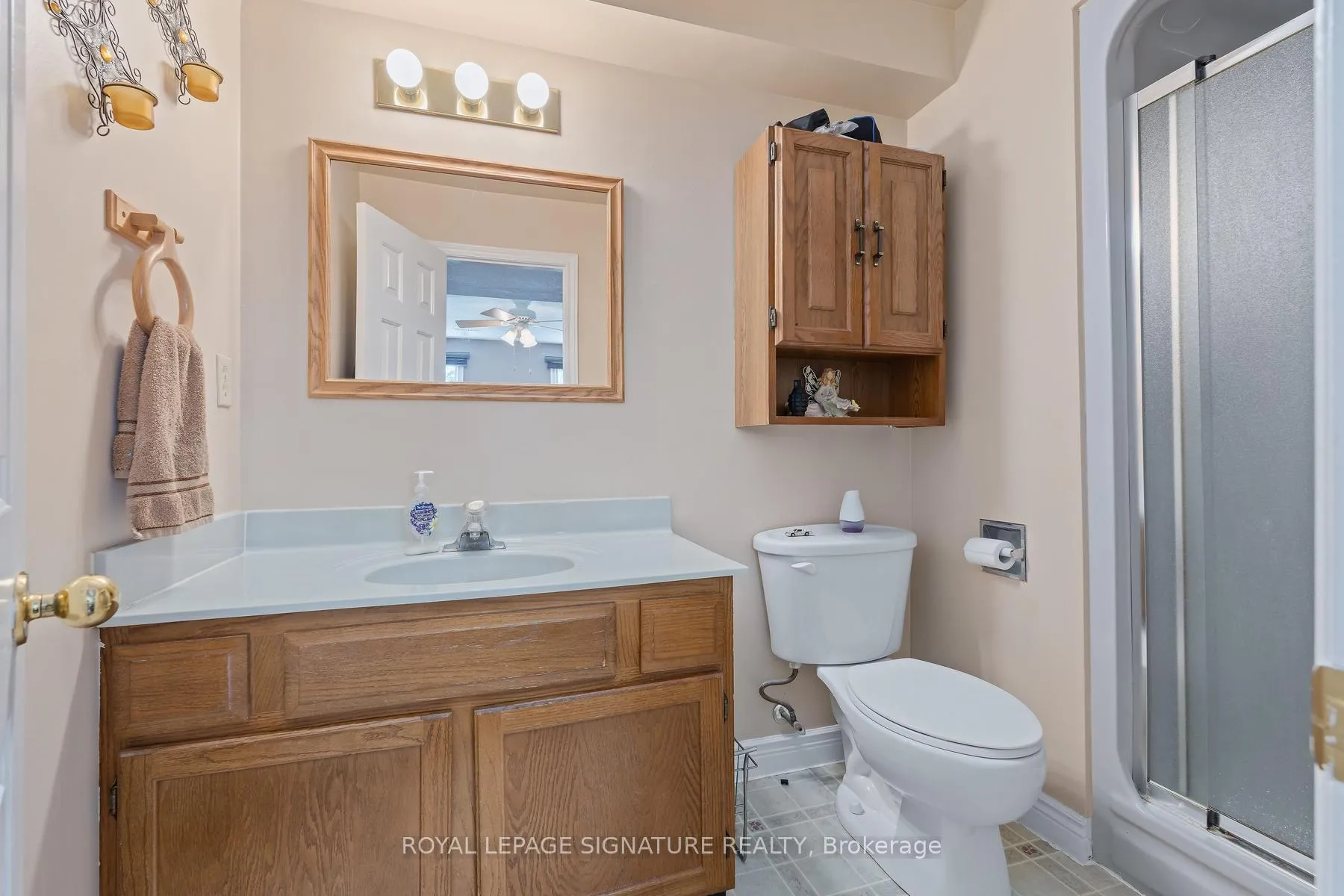 Photo 15 of 29 Newport Avenue, Clarington, Courtice — HOMEH