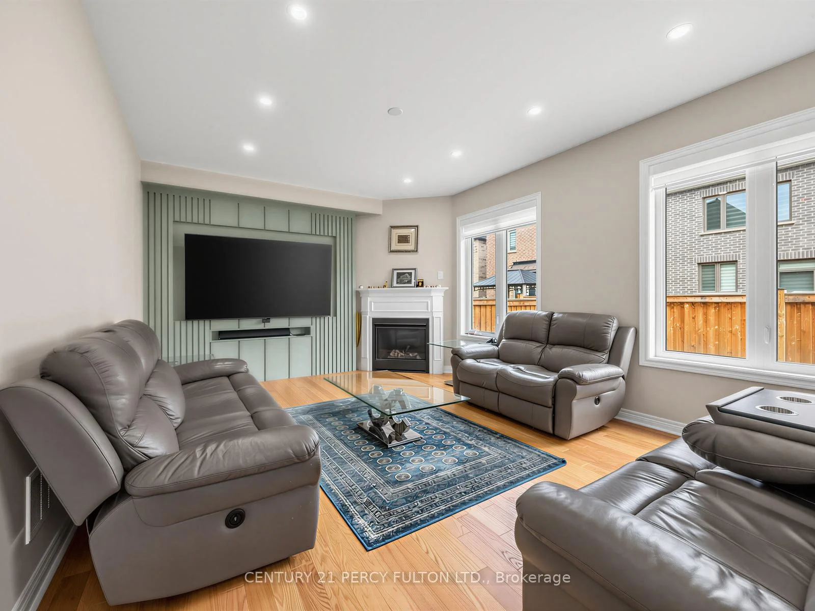 Photo 5 of 54 Farringdon Crescent, Brampton, Northwest Brampton — HOMEH