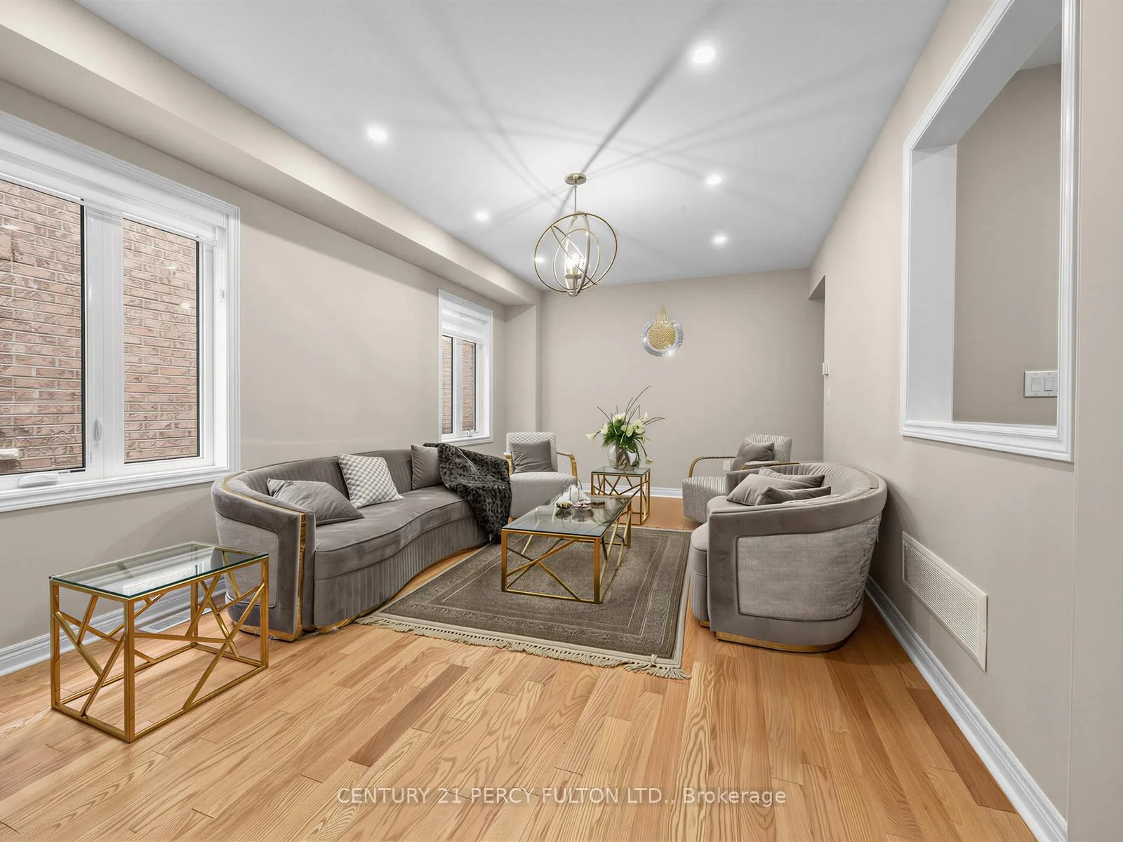 Photo 8 of 54 Farringdon Crescent, Brampton, Northwest Brampton — HOMEH
