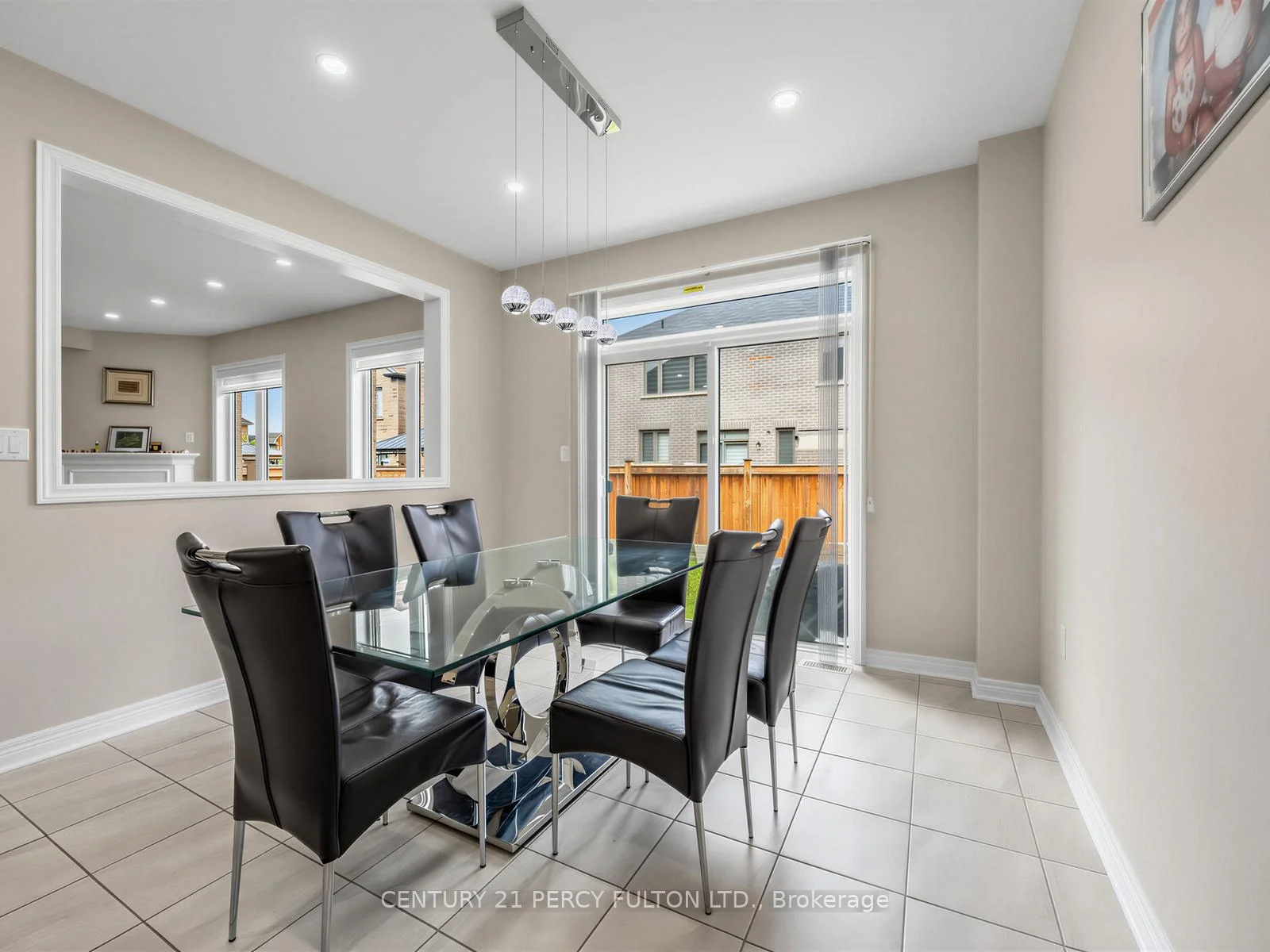 Photo 11 of 54 Farringdon Crescent, Brampton, Northwest Brampton — HOMEH