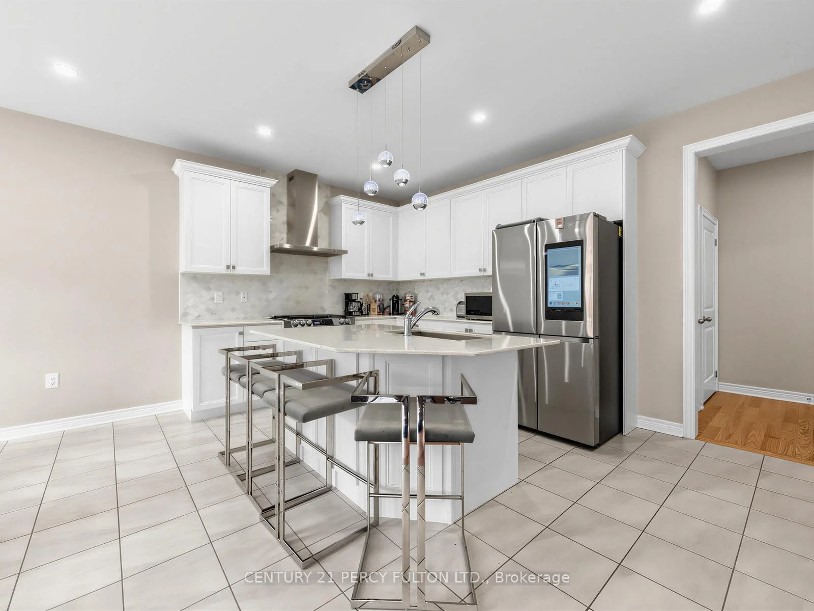 Photo 13 of 54 Farringdon Crescent, Brampton, Northwest Brampton — HOMEH