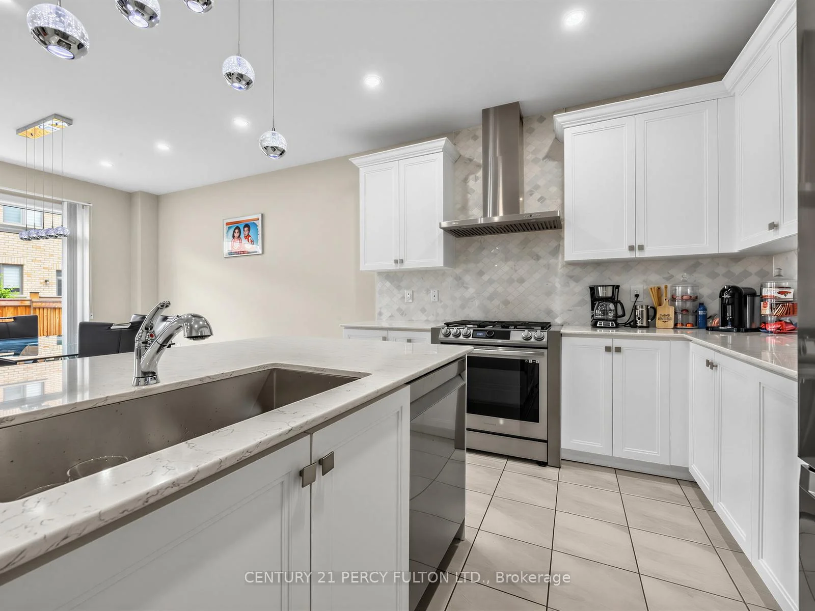 Photo 14 of 54 Farringdon Crescent, Brampton, Northwest Brampton — HOMEH