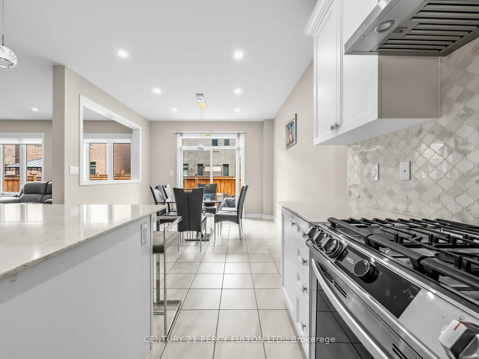 Photo 15 of 54 Farringdon Crescent, Brampton, Northwest Brampton — HOMEH