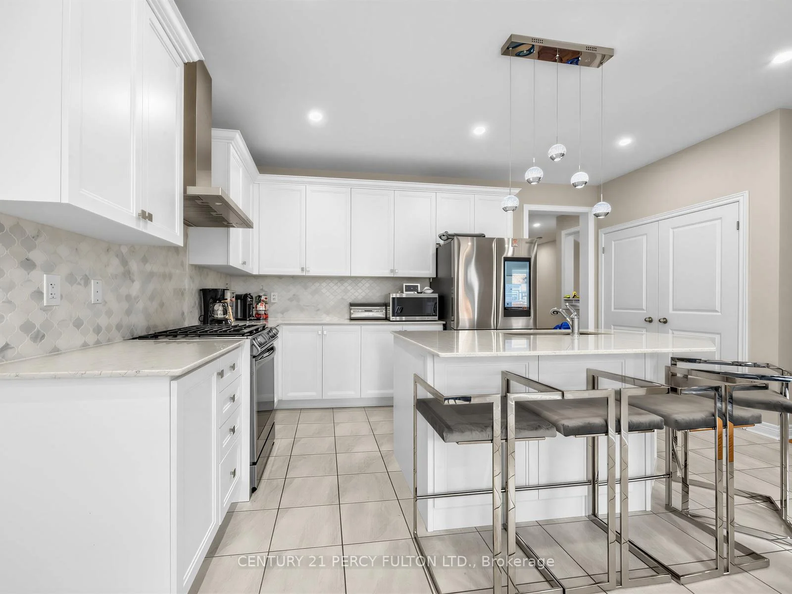 Photo 16 of 54 Farringdon Crescent, Brampton, Northwest Brampton — HOMEH
