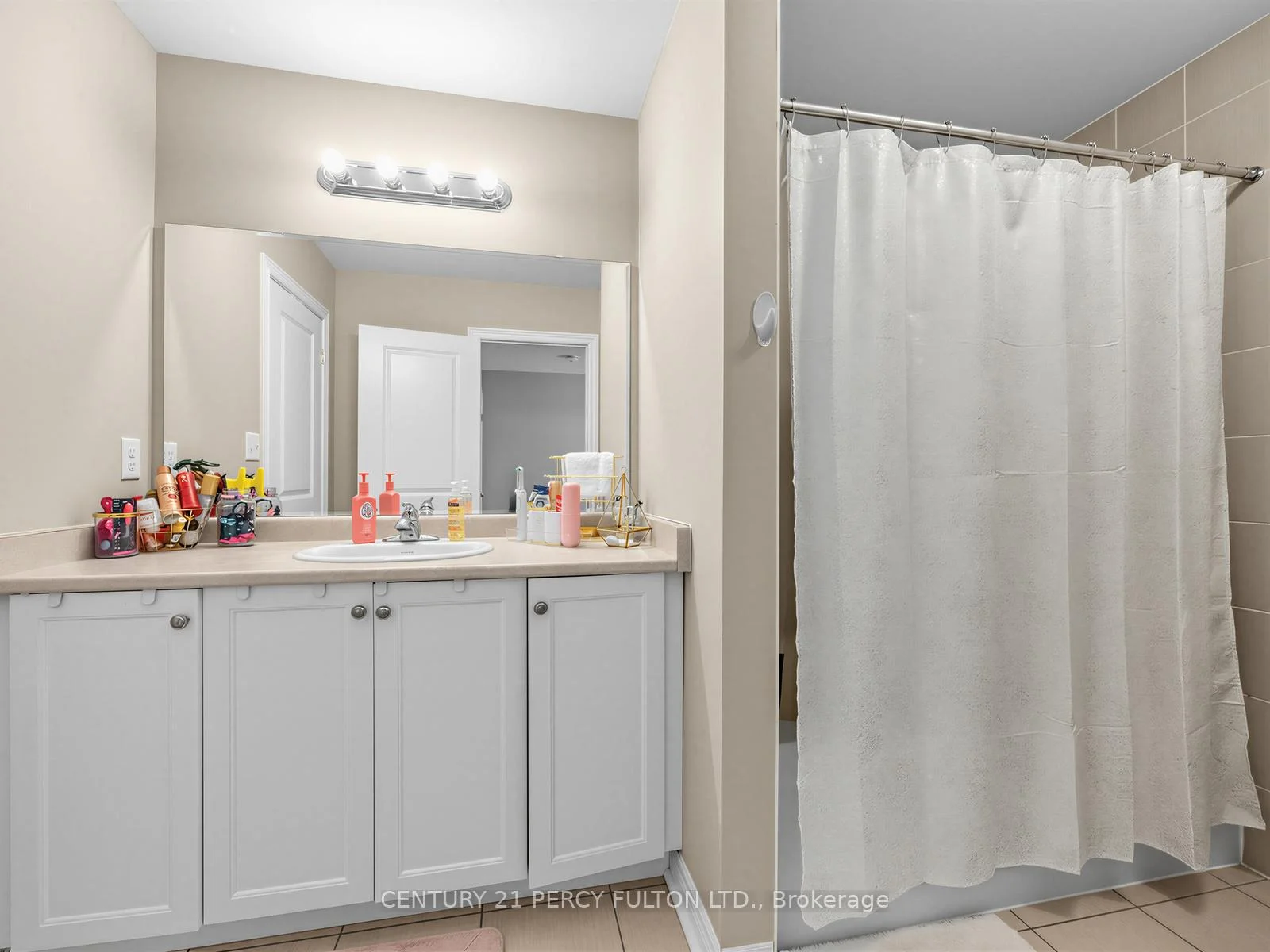 Photo 24 of 54 Farringdon Crescent, Brampton, Northwest Brampton — HOMEH