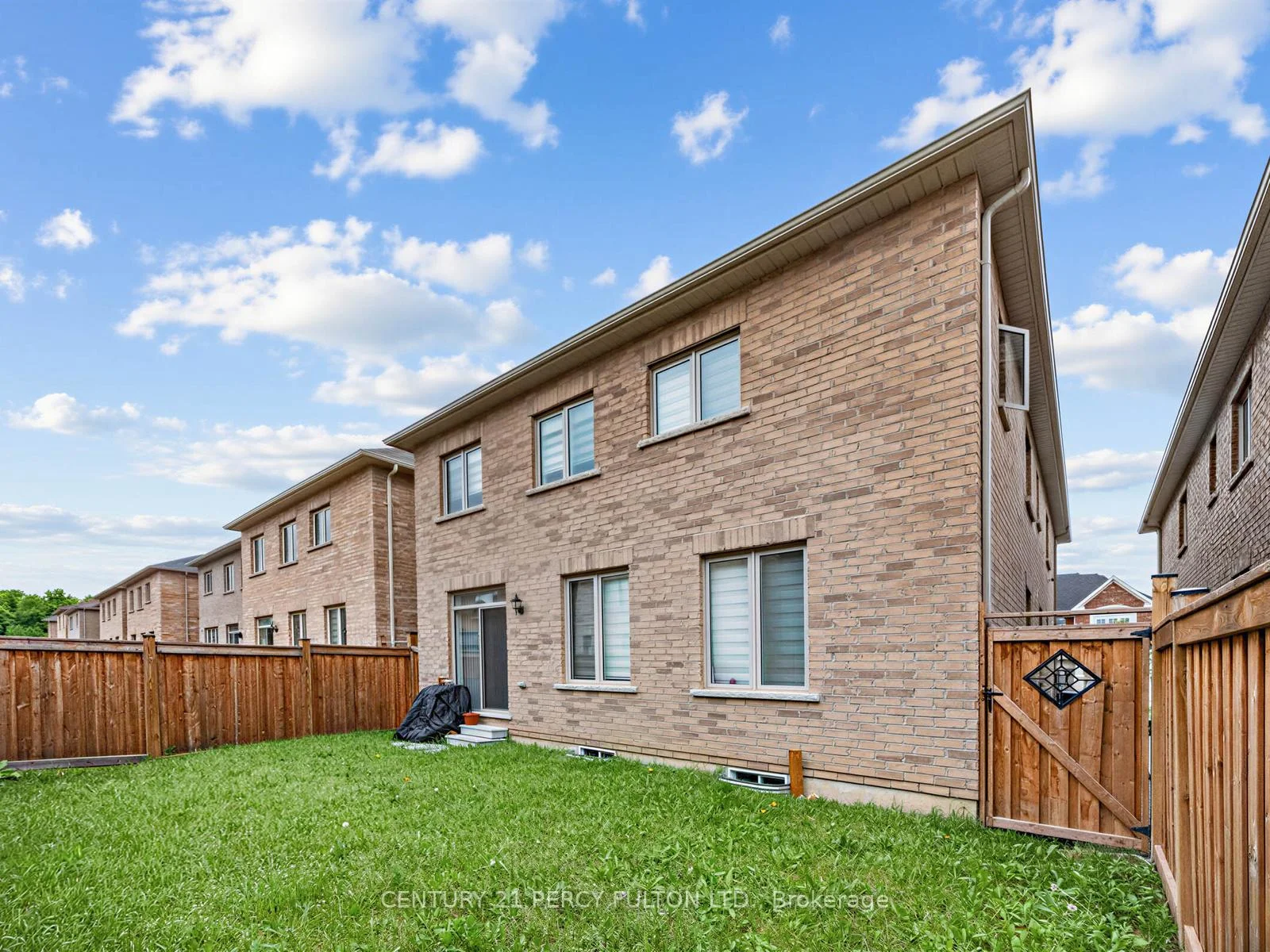 Photo 35 of 54 Farringdon Crescent, Brampton, Northwest Brampton — HOMEH