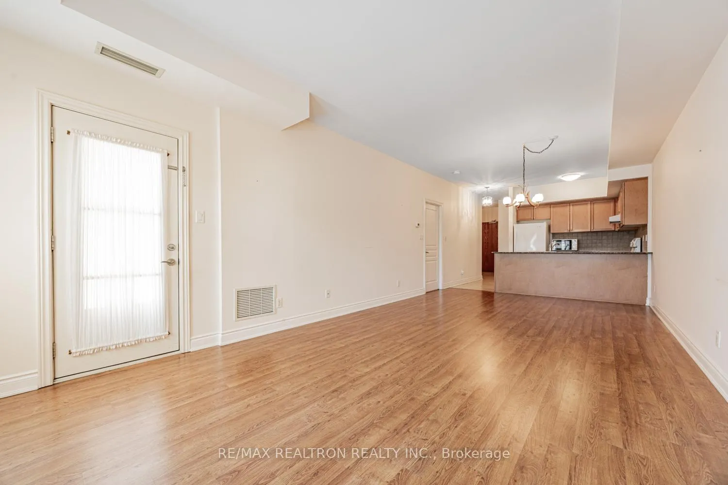 Photo 10 of Unit 207, 9901 Keele Street, Vaughan, Maple — HOMEH