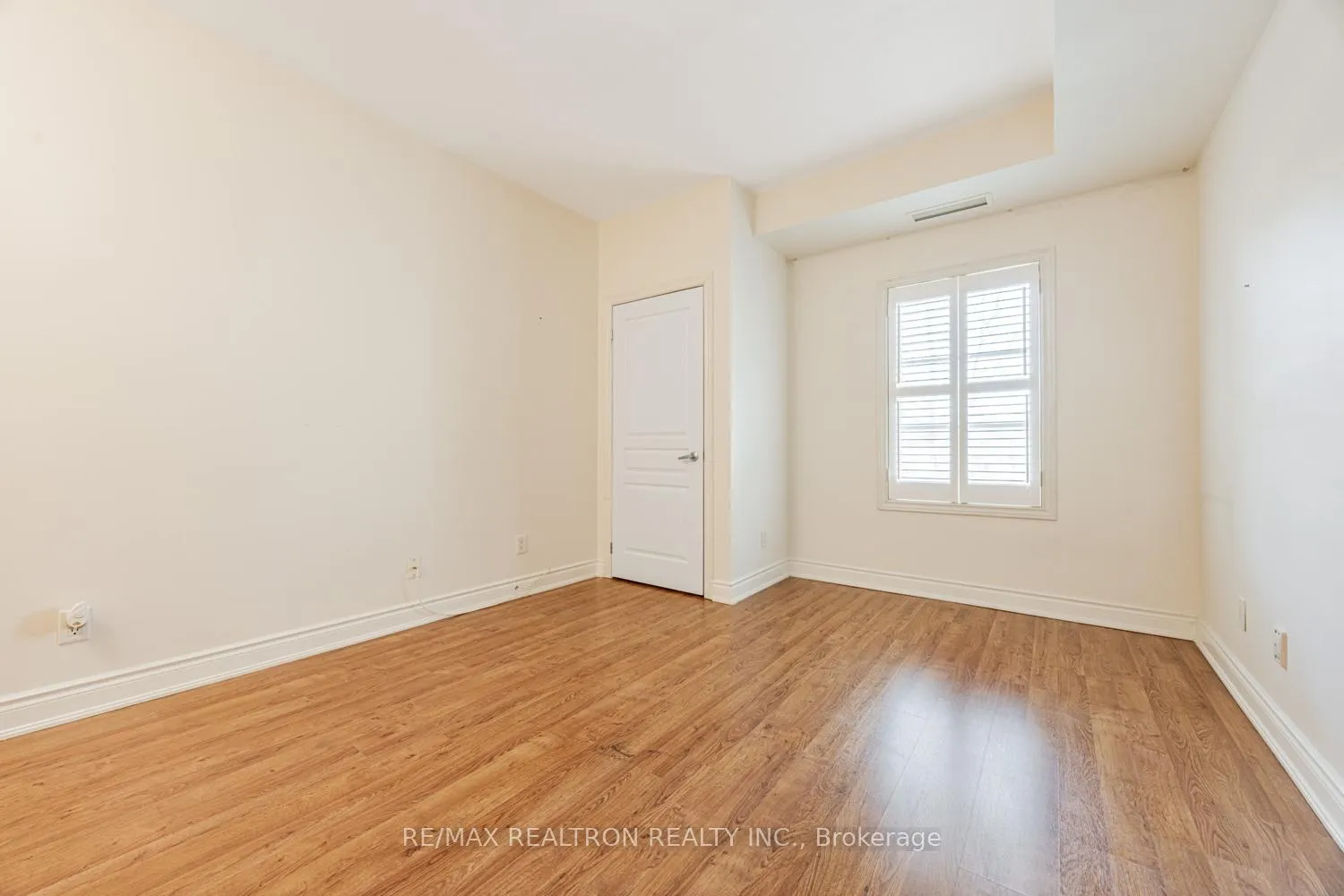 Photo 12 of Unit 207, 9901 Keele Street, Vaughan, Maple — HOMEH