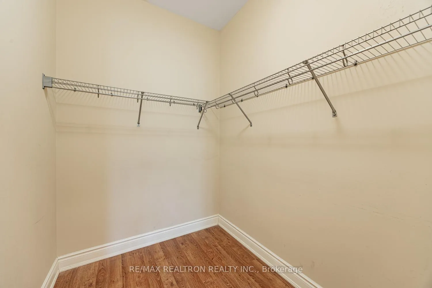 Photo 13 of Unit 207, 9901 Keele Street, Vaughan, Maple — HOMEH