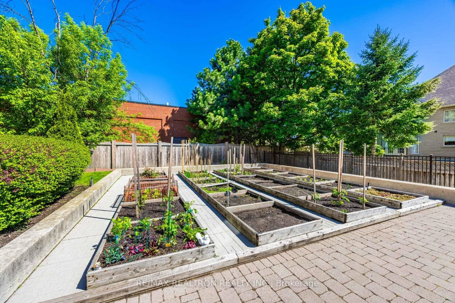 Photo 22 of Unit 207, 9901 Keele Street, Vaughan, Maple — HOMEH