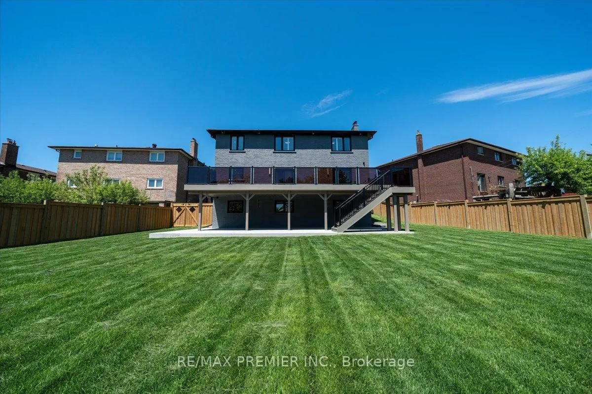 Photo 3 of 157 Jeanne Drive, Vaughan, East Woodbridge — HOMEH