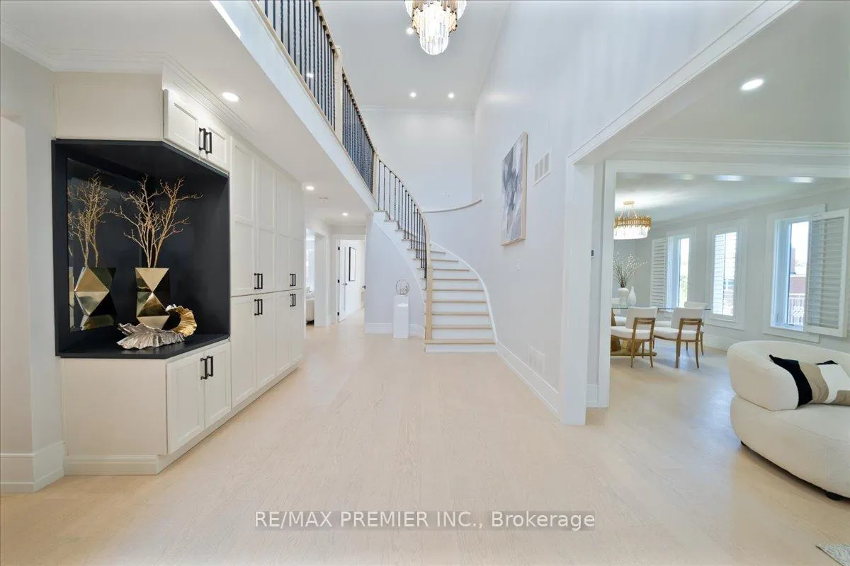 Photo 4 of 157 Jeanne Drive, Vaughan, East Woodbridge — HOMEH