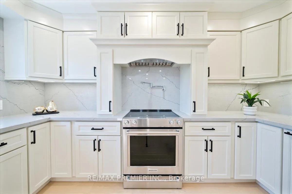 Photo 16 of 157 Jeanne Drive, Vaughan, East Woodbridge — HOMEH
