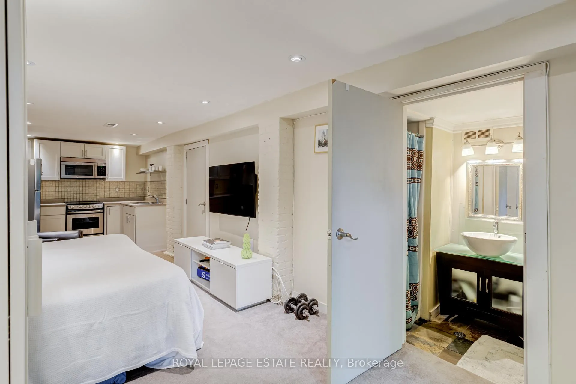 Photo 31 of 47 Bowmore Road, Toronto, Woodbine Corridor — HOMEH