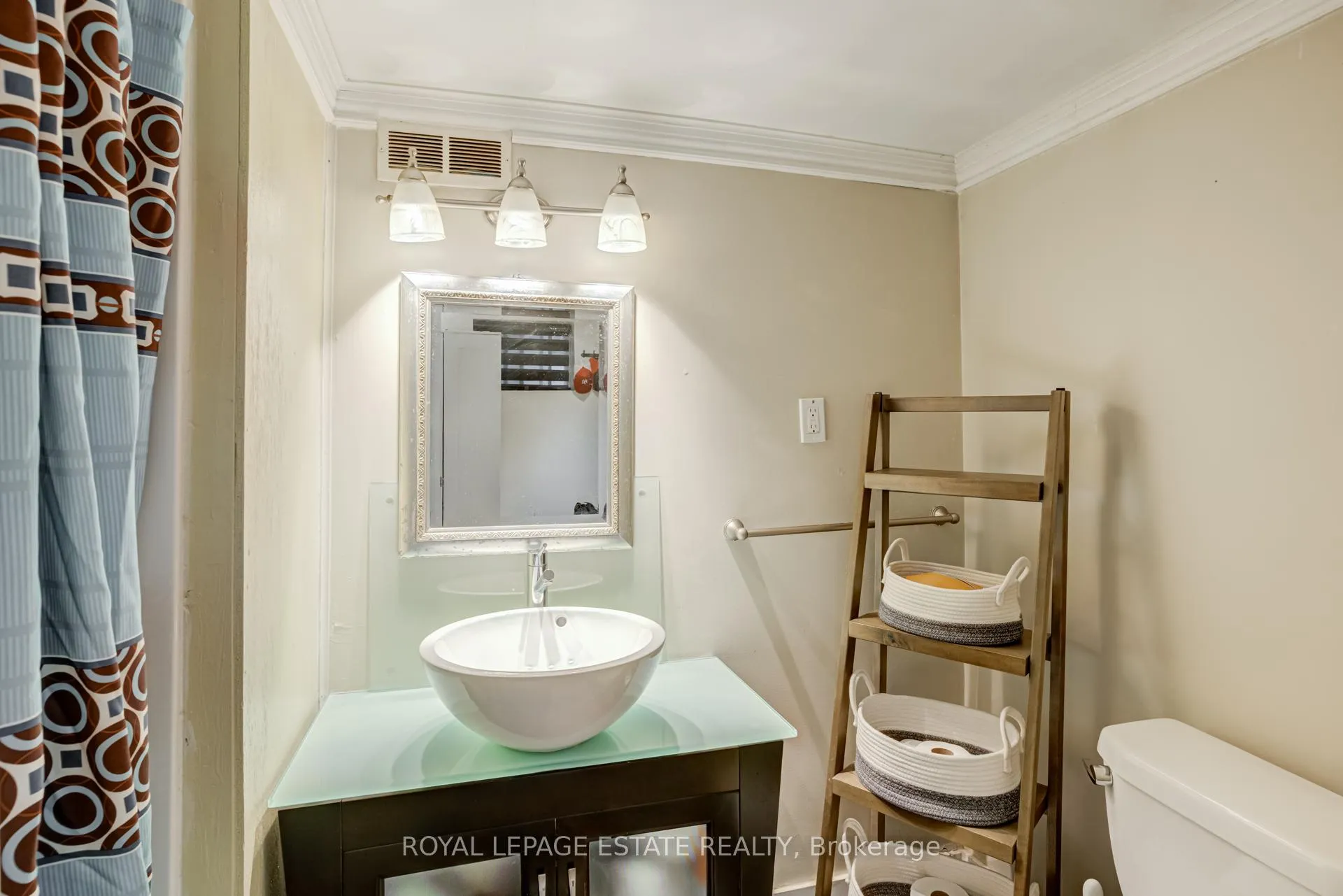 Photo 32 of 47 Bowmore Road, Toronto, Woodbine Corridor — HOMEH