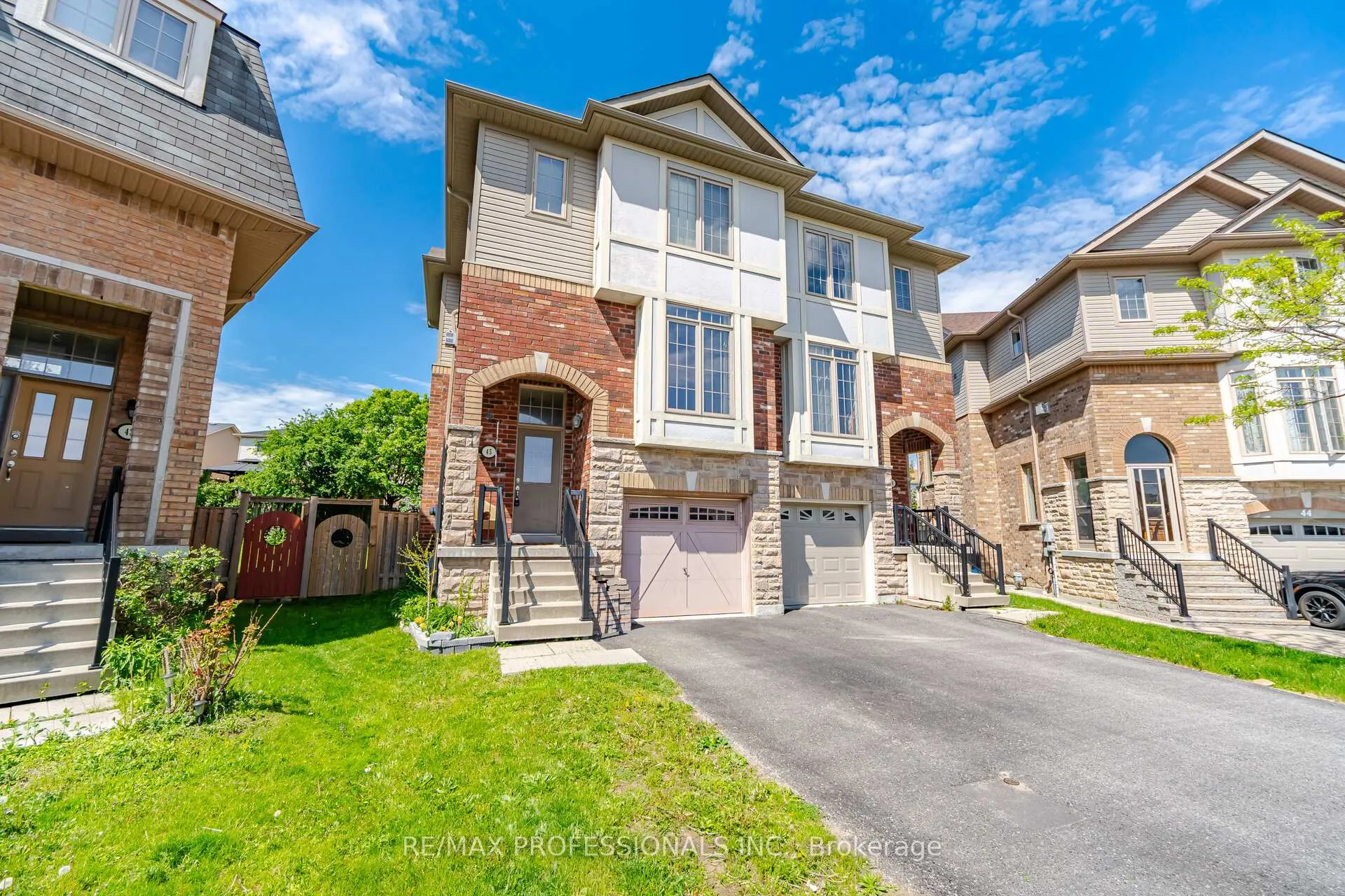 Photo 4 of Unit MAIN & 2ND, 45 Horton Street, Ajax, Central East — HOMEH