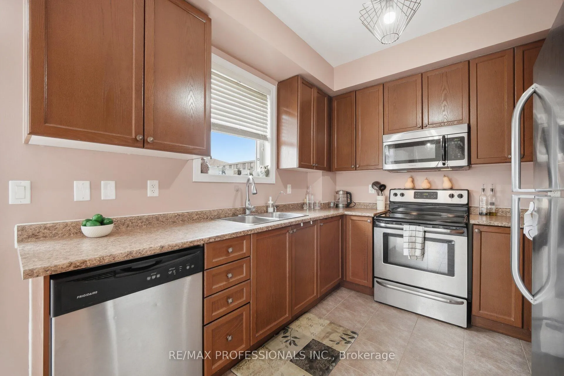 Photo 11 of Unit MAIN & 2ND, 45 Horton Street, Ajax, Central East — HOMEH