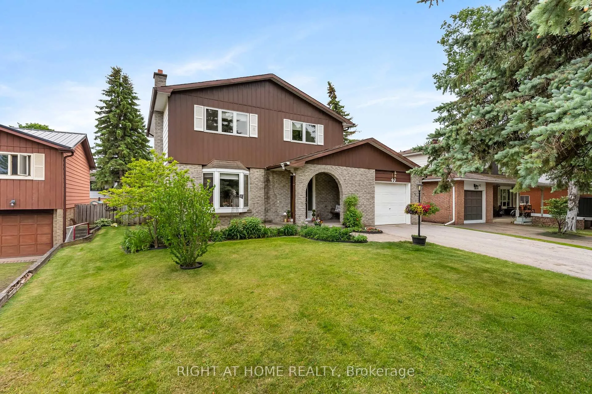 Photo 1 of 40 Colbeck Crescent, New Tecumseth, Alliston — HOMEH