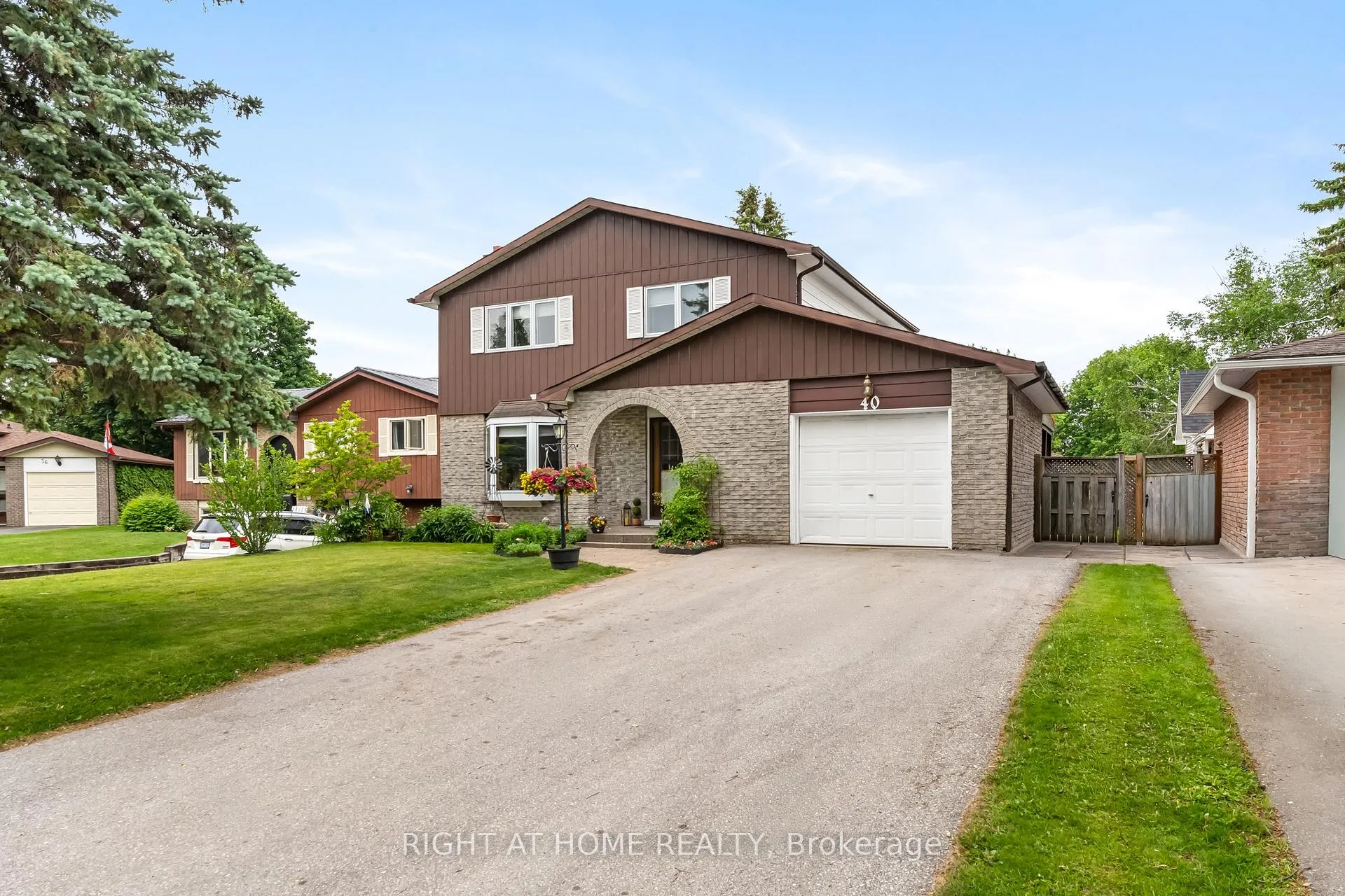 Photo 2 of 40 Colbeck Crescent, New Tecumseth, Alliston — HOMEH