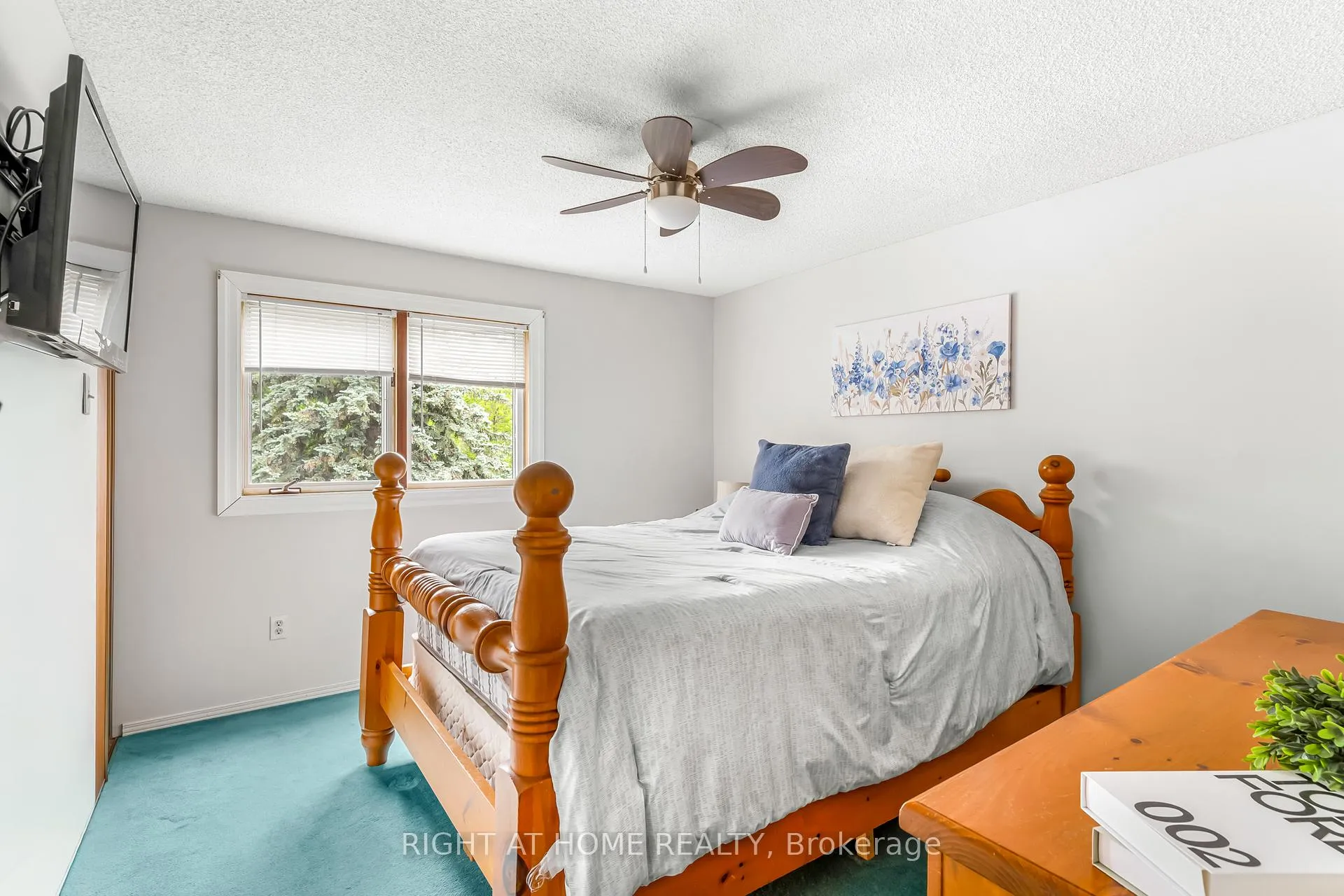Photo 16 of 40 Colbeck Crescent, New Tecumseth, Alliston — HOMEH